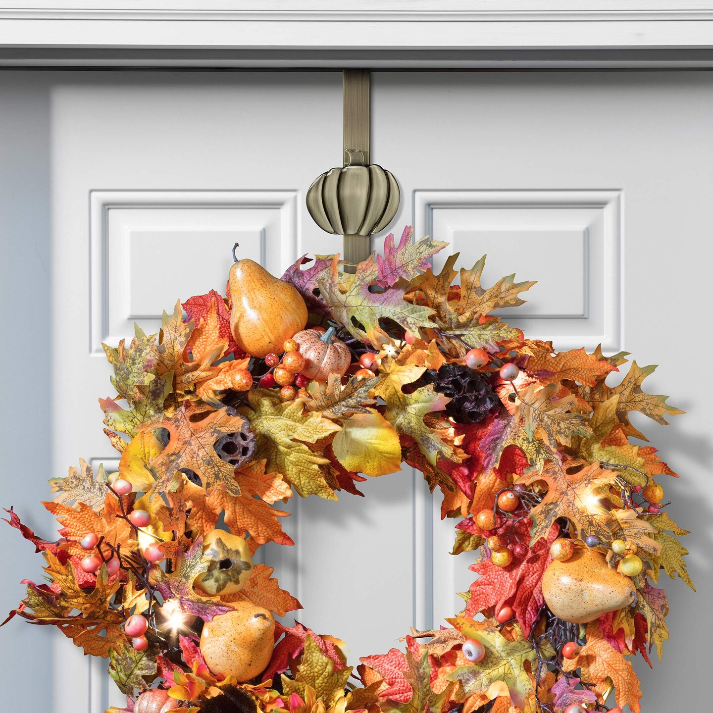 Adjustable Length Wreath Hanger with Interchangeable Icons