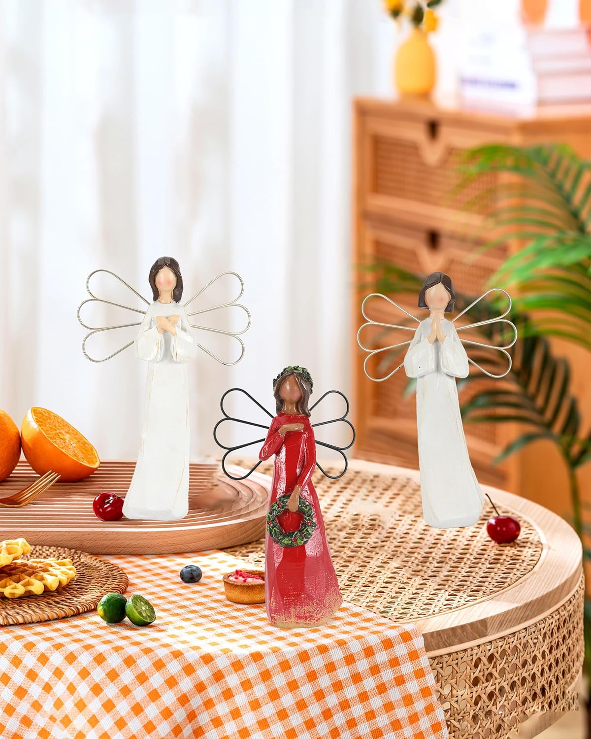 Christmas Angel Figurine, 6.7&#x27;&#x27; Resin Faceless Realistic Hand-Painted Sculpted Wings with Wreath Ornament, Angel Gifts for Women/Girls (Xmas Angel)
