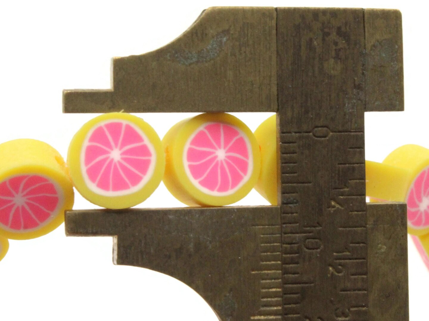 39 9mm Pink Grapefruit Citrus Fruit Polymer Clay Mixed Color Small Coin Beads