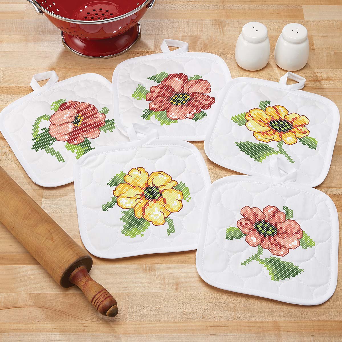 Herrschners  Poppy Parade Pot Holders Stamped Cross-Stitch