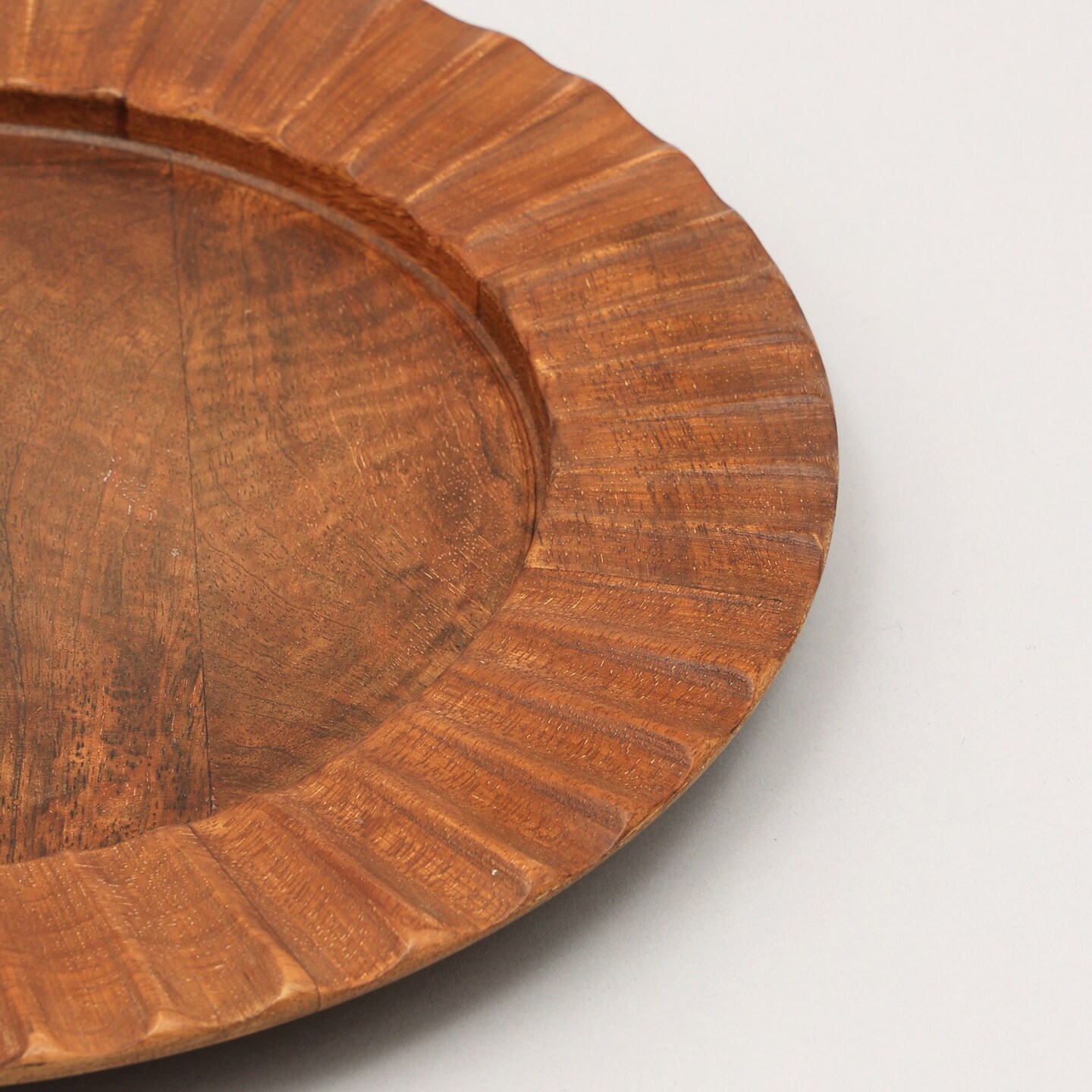 Handcrafted Natural Wood Charger Plates &#x2013; Eco-Friendly, 13&#x201D;