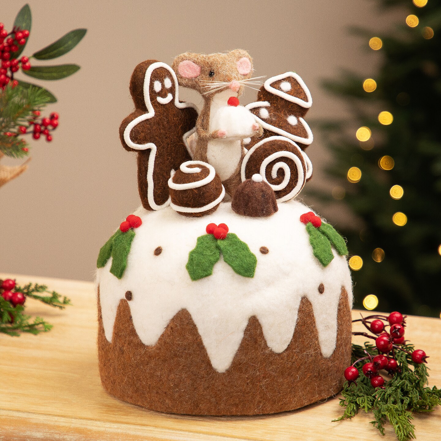 Northlight Mouse and Gingerbread Man Cake Christmas Decoration - 11" - Brown and White