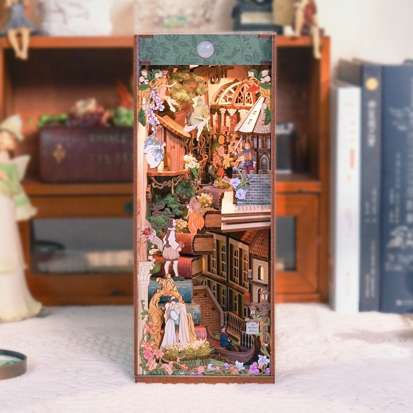 DIY Book Nook Kit - Shakespeare&#x27;s Verse w/ Dust Cover