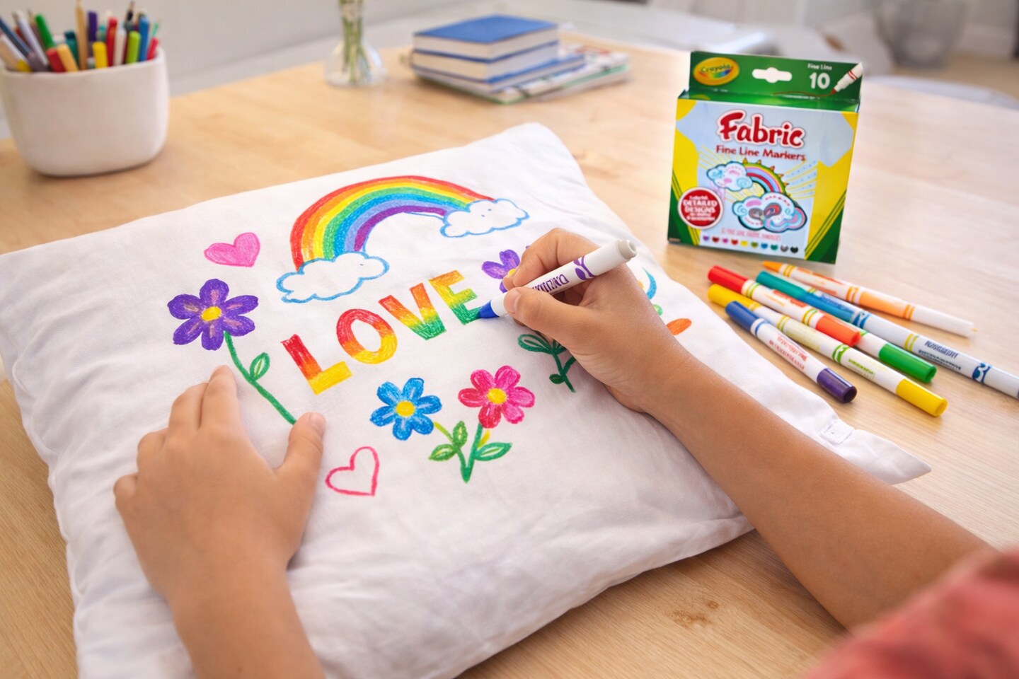 Crayola Fabric Markers, Fine Line, 10 Count – Permanent Fabric Markers for Shirts, Totes & Crafts