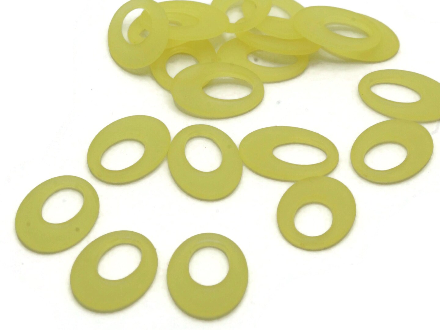 20 18mm Flat Oval Drop Large Hole Oval Donut Frosted Yellow Lucite Plastic Beads