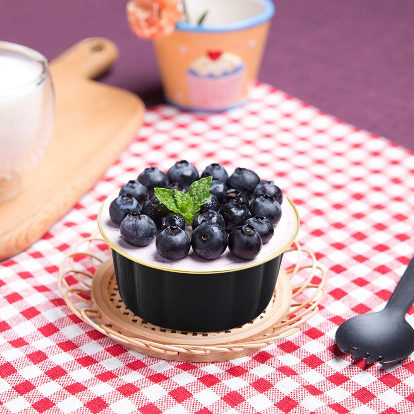 Disposable Ramekins with Lids, 8 oz 50 Pack Black Gold Aluminum Foil Cups, Disposable Creme Brulee Muffin Cupcake Baking Cup Mini Pudding Cups for Party Wedding Birthday
