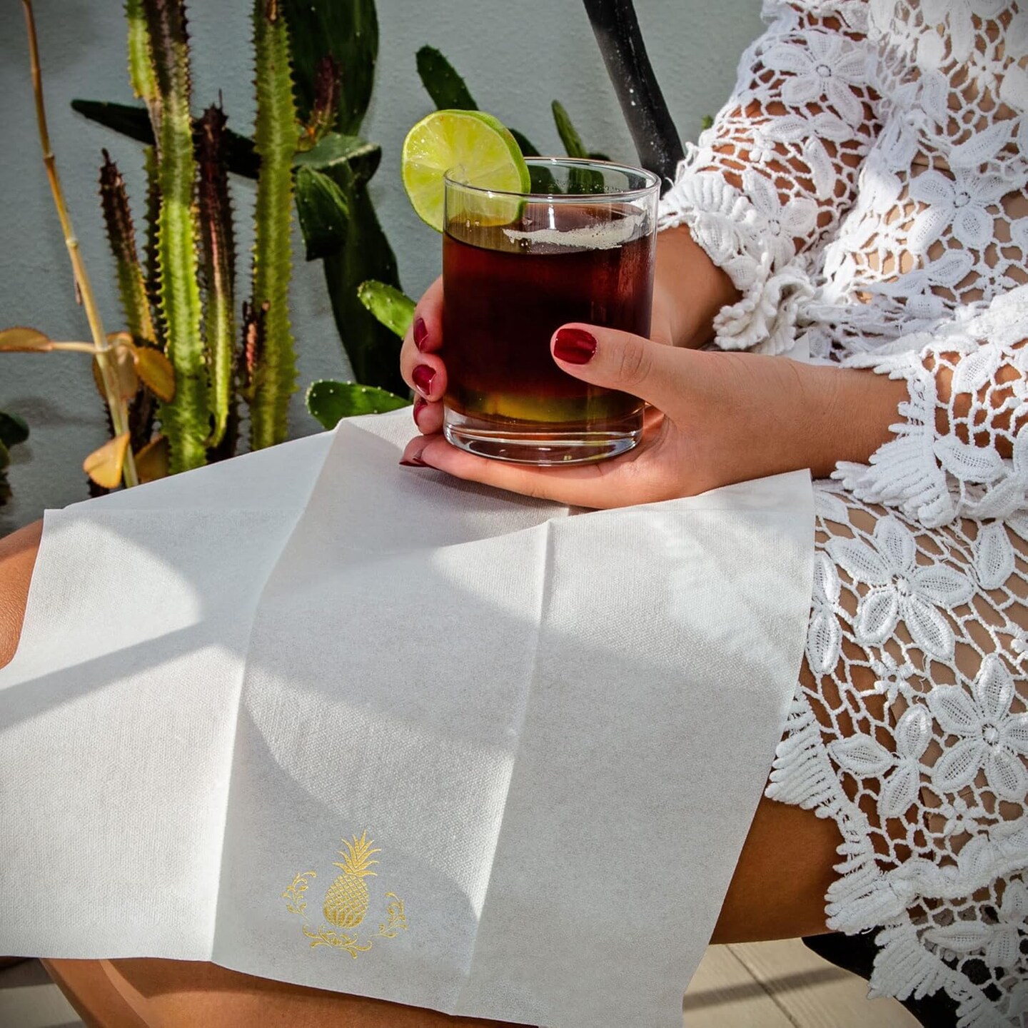 100-Pack Gold Pineapple Foil Airlaid Paper Napkins, 12×17 in, Linen-Like & Absorbent