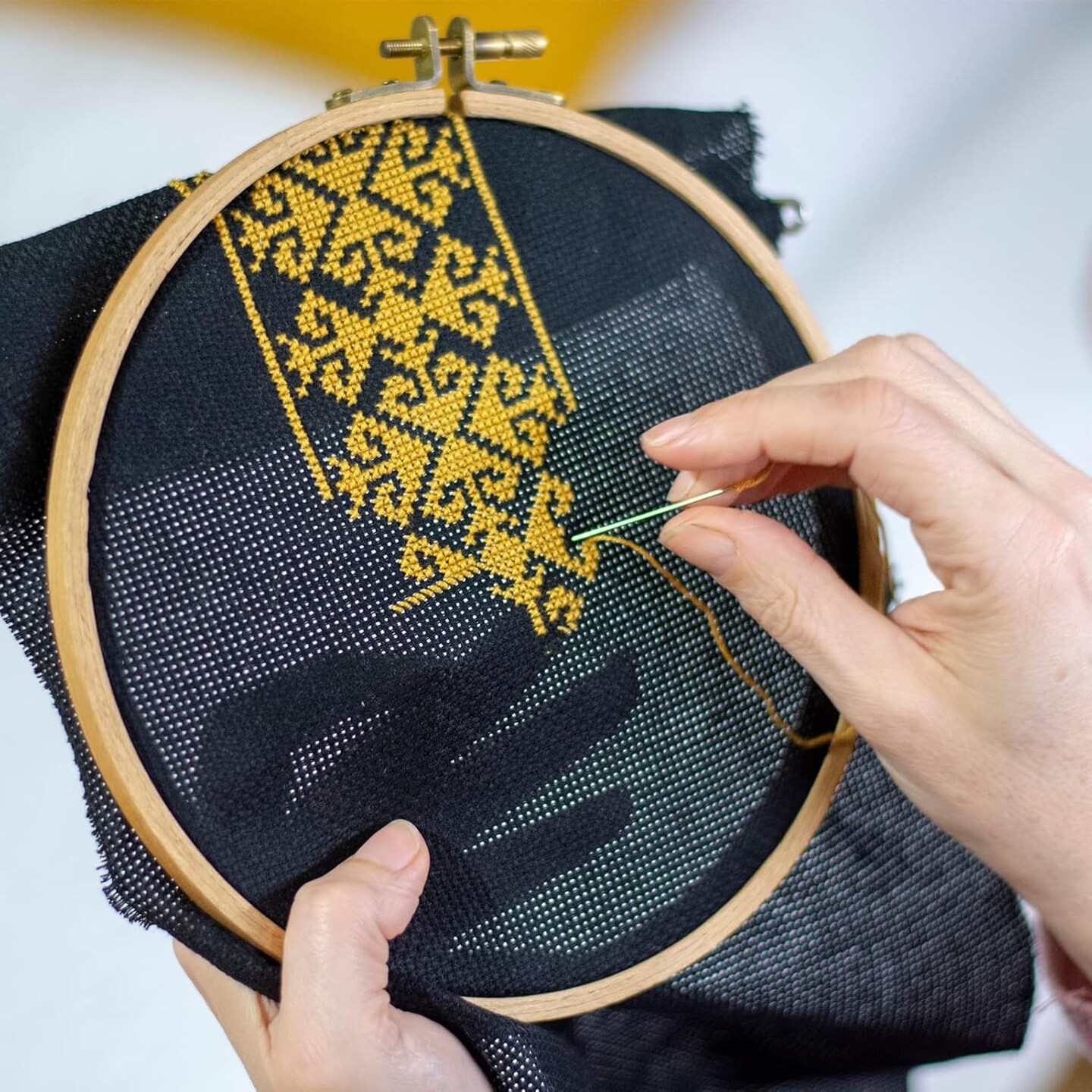 6 Pcs Cross Stitch Aida Cloth Embroidery Cloth Cross-Stitch Fabric 14 Count Black Aida Easy to use Embroidery Patterns Pictures 12 by 18-Inch