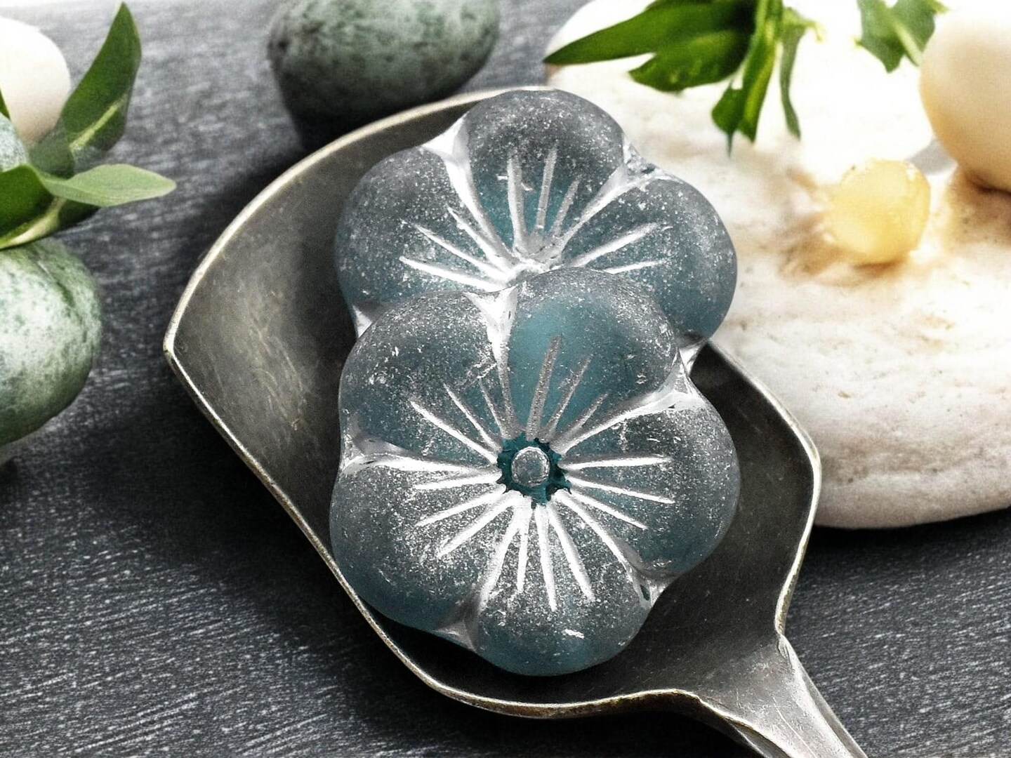 *2* 21mm Silver Washed Etched Teal Blue Hibiscus Flower Beads