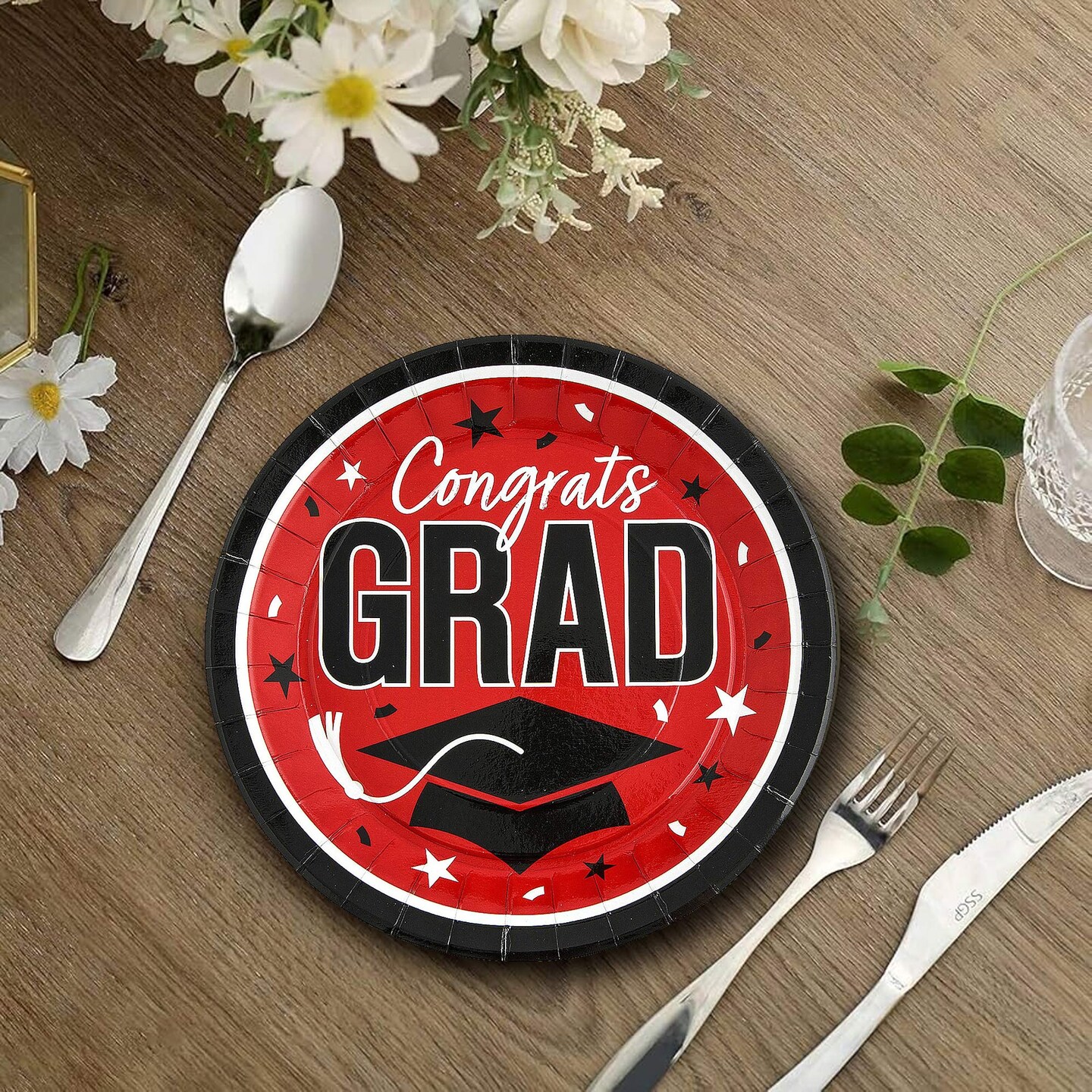 25 Count Red Congrats Grad 9 Inch Paper Plates Round Graduation Party