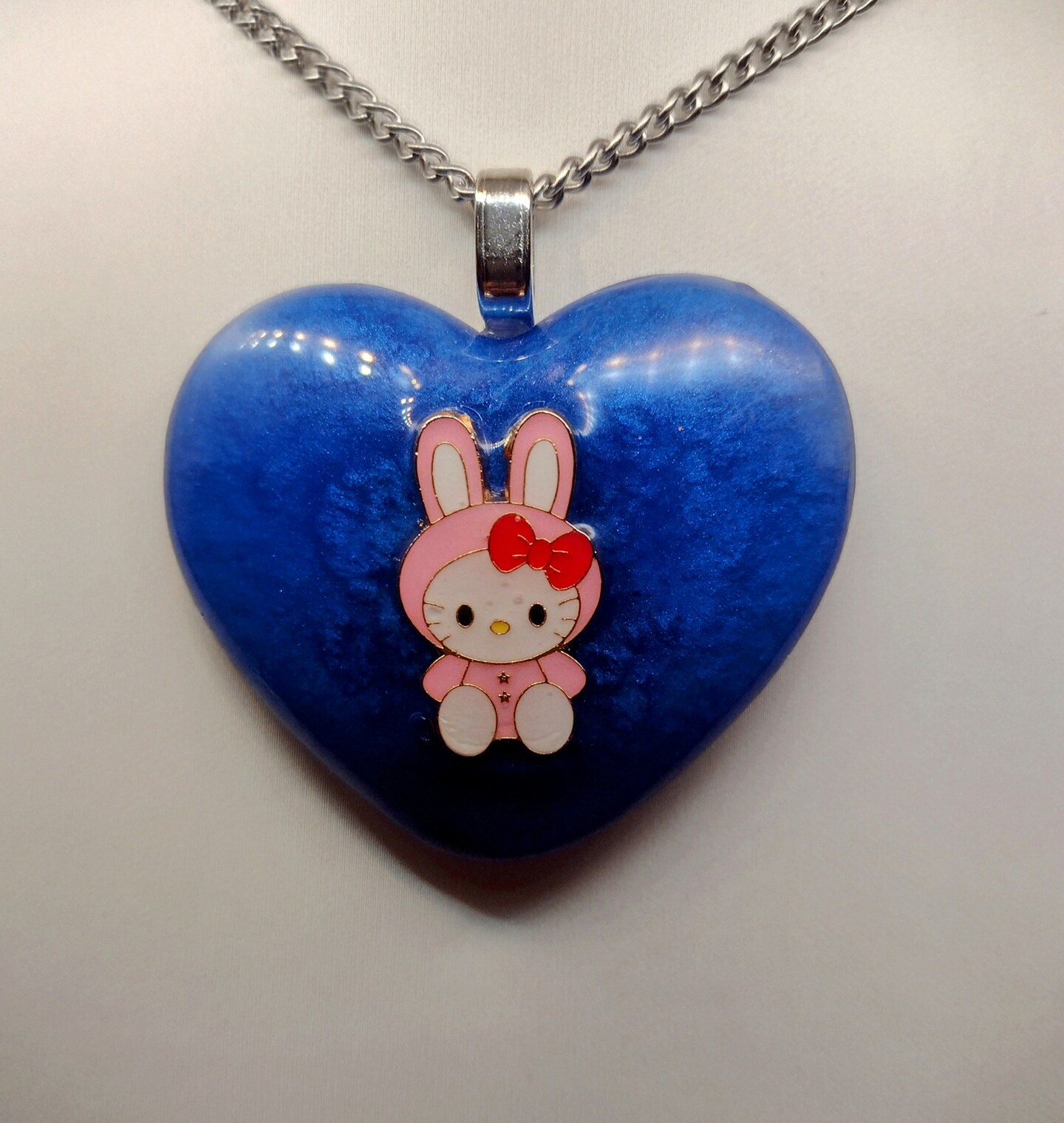 Girls Hello Kitty Necklace 16 inch silver chain