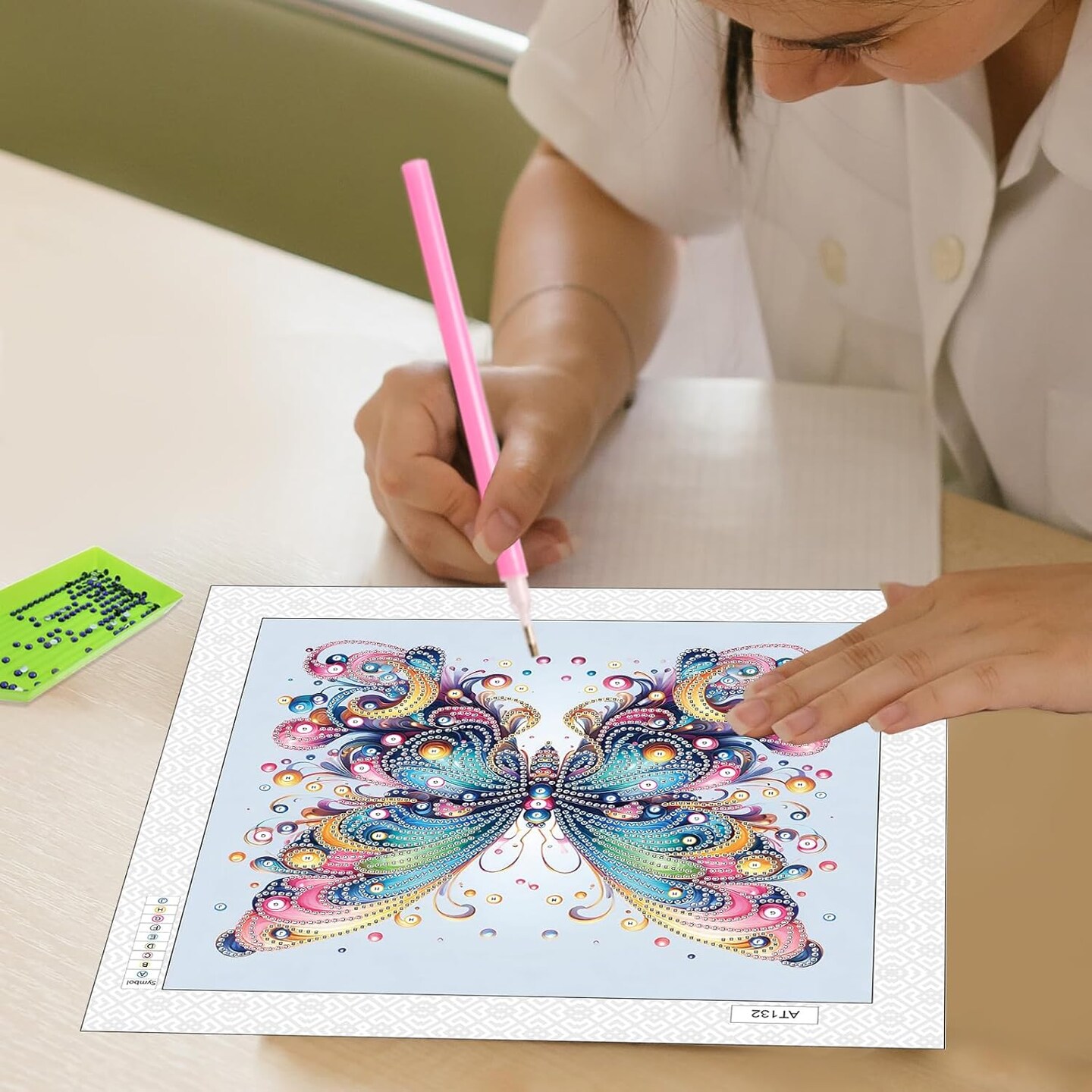 Diamond Painting Art Kit, DIY Butterfly 5D Special Shape Crystal Diamond Partial Diamond Painting Mosaic Making Craft, Suitable for Home Wall Decor Art Holiday Gift