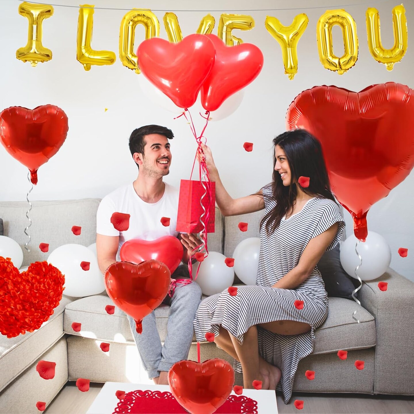 I Love You Balloons and Heart Balloon with 500 Pieces Rose Petals