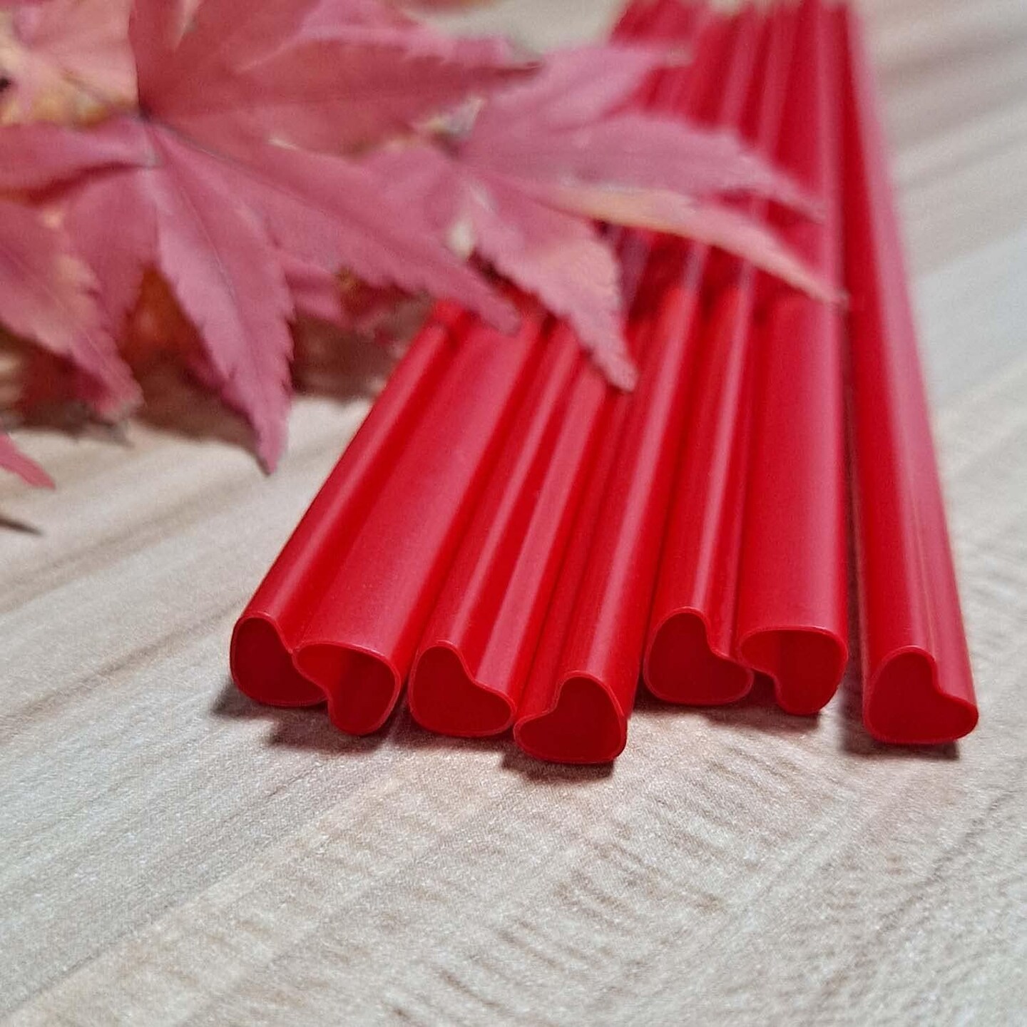 100pcs Heart Shaped Red Straws Disposable Drinking Cute Straw Individually Wrapped plastic red straw Valentines day Cocktail Party Birthday Party Bridal Shower wedding supplies