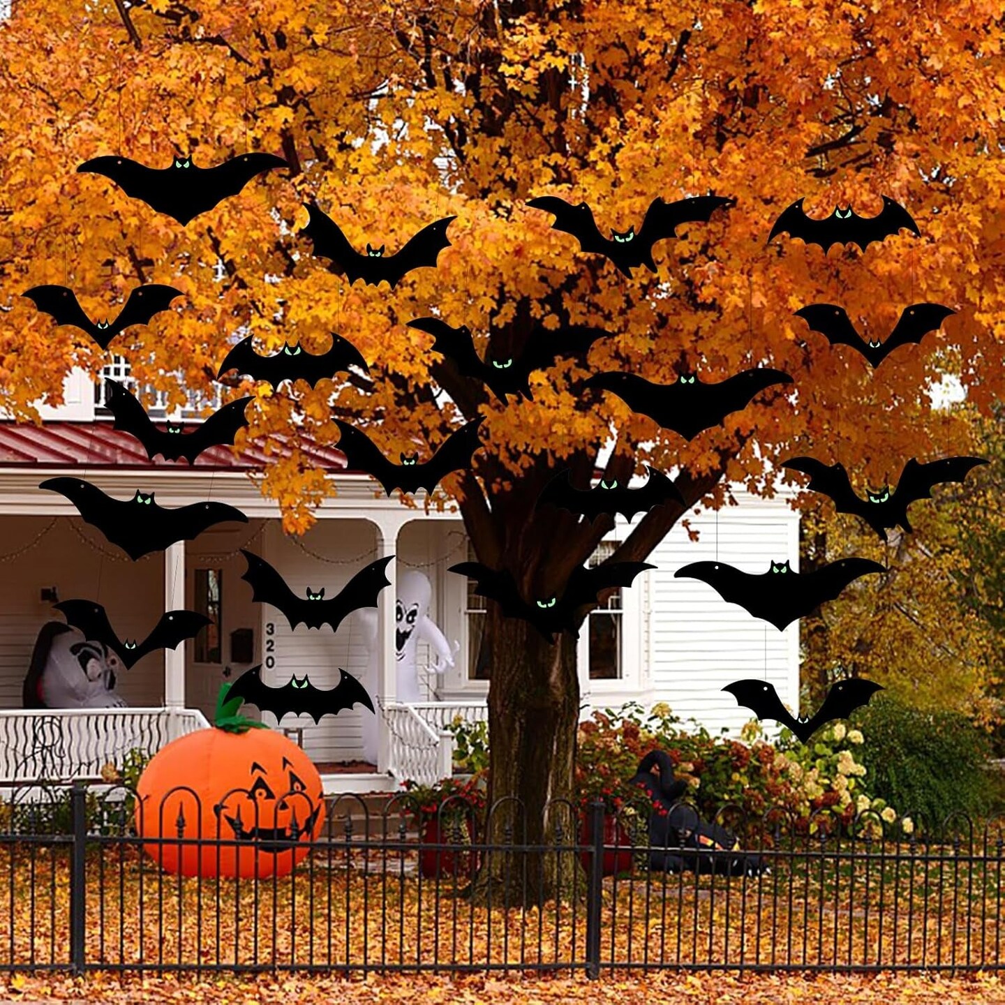 Hanging Bats Halloween Decorations Outdoor - 16 Pack Large Flying Bats 5 Different Size, Waterproof Plastic Black Bats with Glowing Eyes Hanging in Tree outside D&#xE9;cor for Porch, Lawn