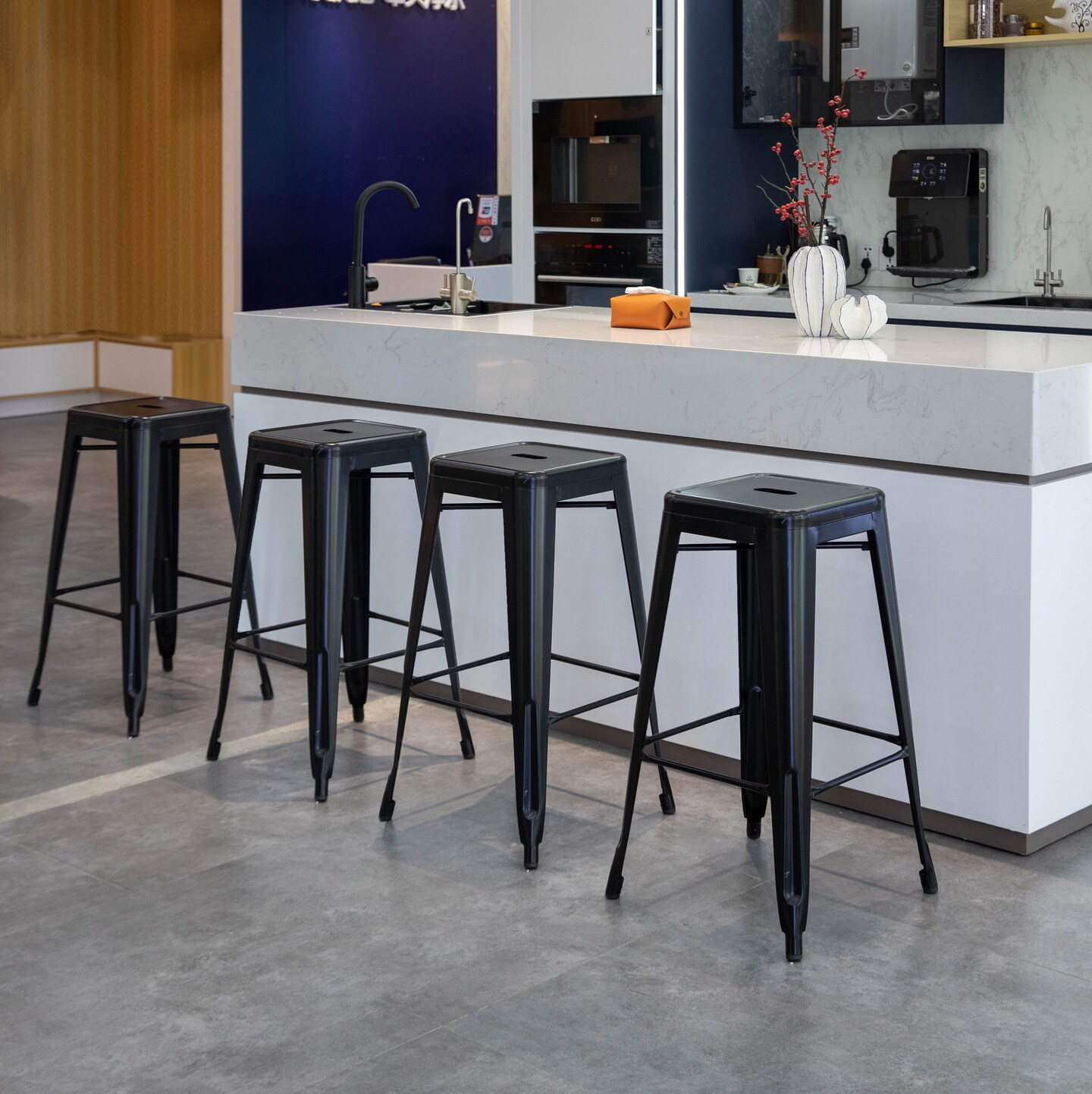 Basicwise 30-inch Backless Metal Bar Stool Stackable Heavy-Duty Counter-Height Chair for Home Bars Patios Kitchen Islands Cafes Restaurants Bistros and Dining Areas for Indoor & Outdoor Use