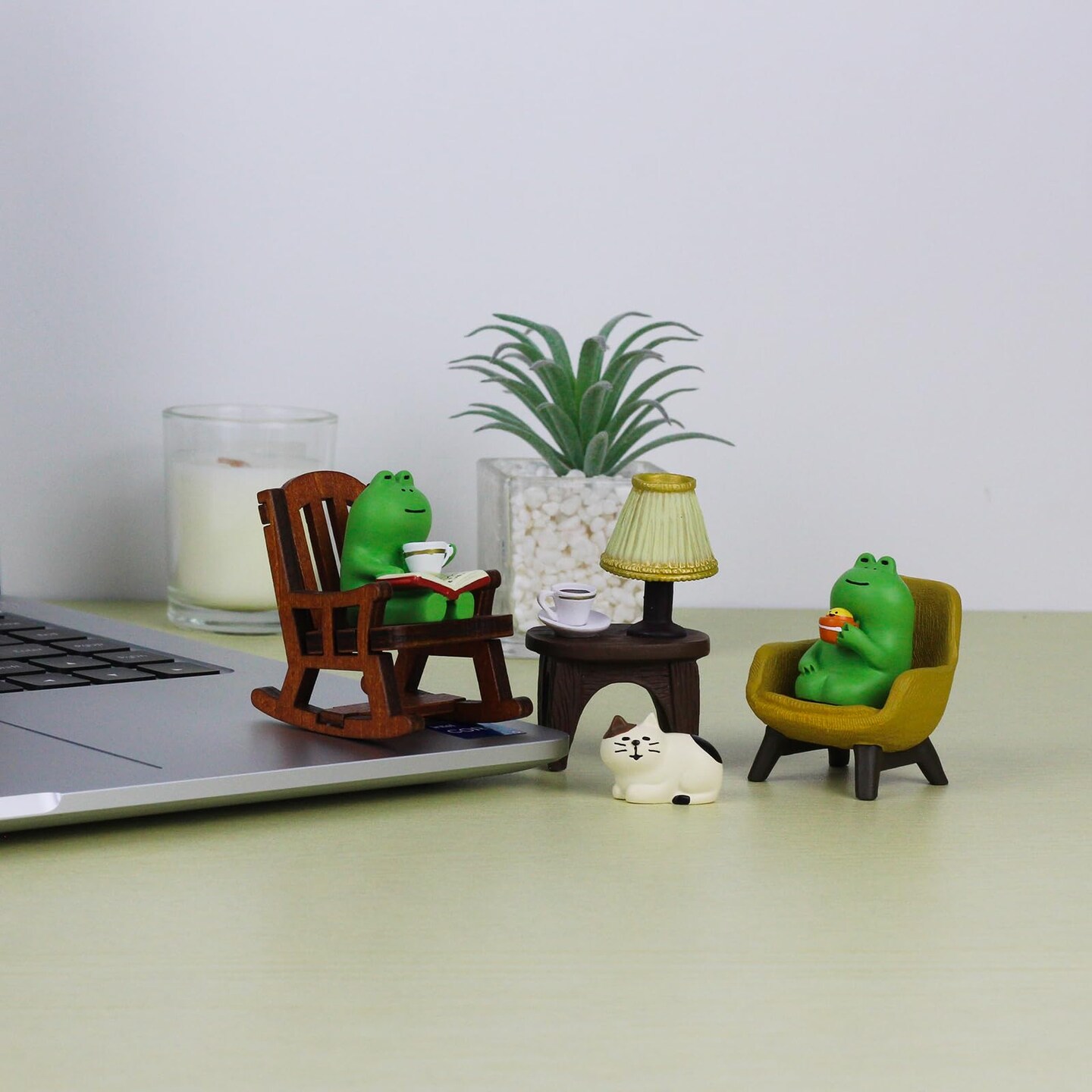 Miniature Frog Figurines Statue, Adorable Frog Collectibles for Desk and Bedroom Decor, Cute Frog Perfect Indoor Home Decorations and Gifts