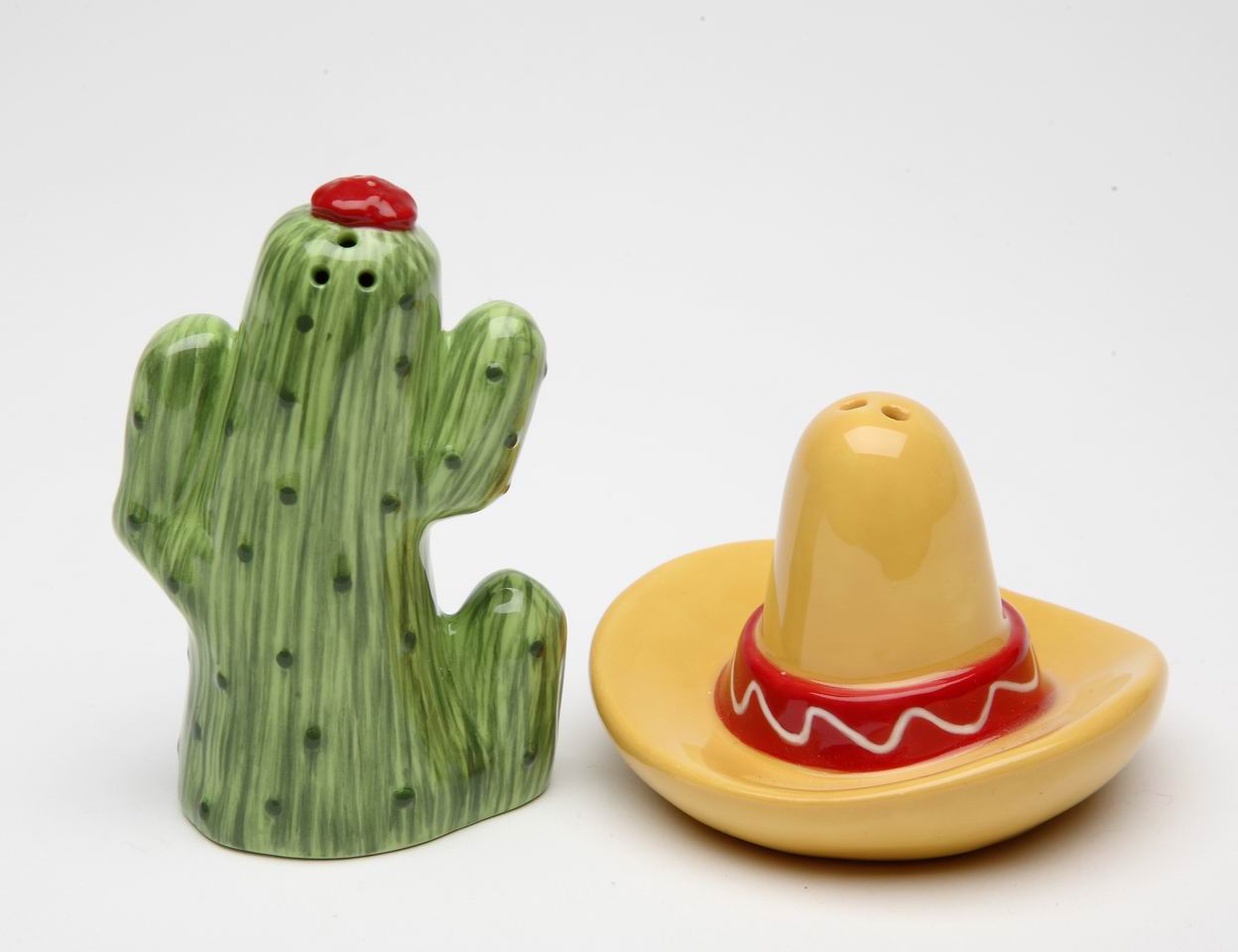 Ceramic Cactus And Sombrero Hat Salt &#x26; Pepper Shakers, Home D&#xE9;cor, Gift for Him, Dad, Her, Mom, Kitchen D&#xE9;cor, Mexican Decor