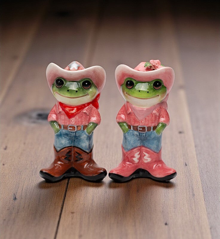 Ceramic Cowboy and Cowgirl Frog Salt and Pepper Shakers, Frog Lover Gift, Farmhouse Kitchen Decor, Gift for Her