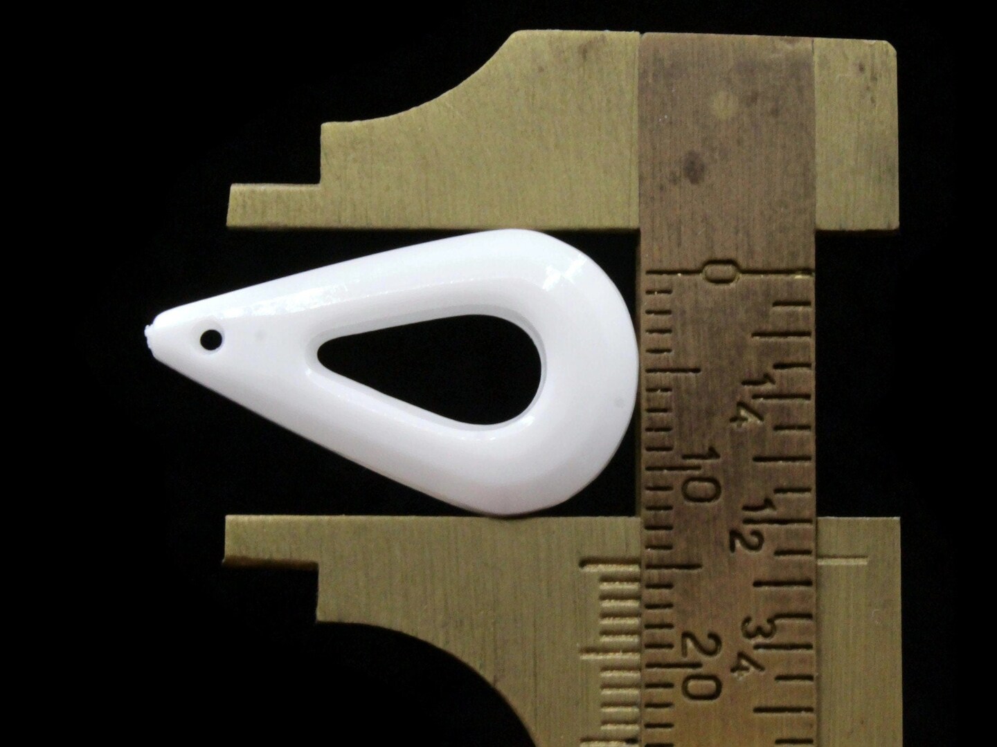 6 25mm White Vintage Plastic Open Teardrop Beads -- Briolette Beads