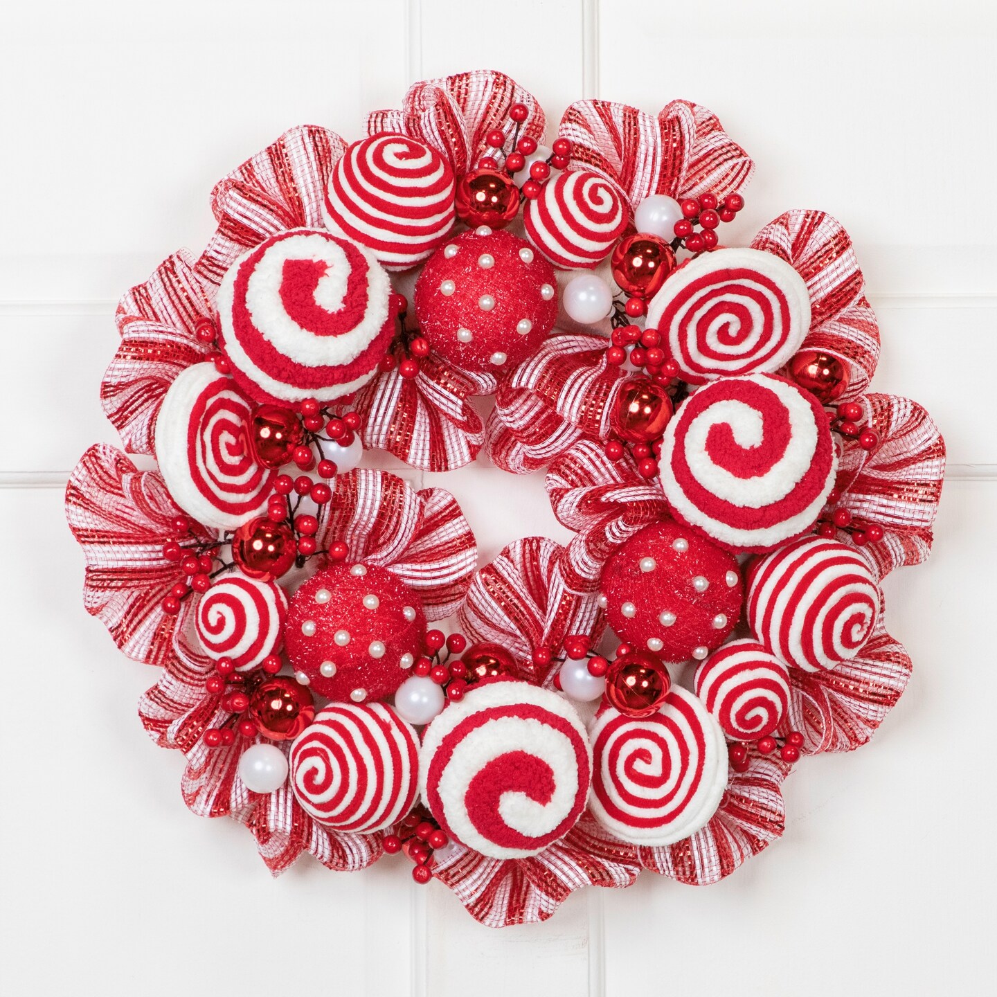 Northlight Peppermint and Berries Christmas Wreath - 20&#x22; - Unlit
