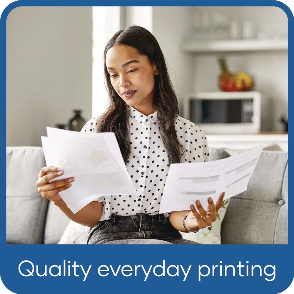 Universal 20 lbs. Bond Weight 92 Bright 3-Hole 8.5 in. x 11 in. Copy Paper - White (500 Sheets/Ream, 10 Reams/Carton)