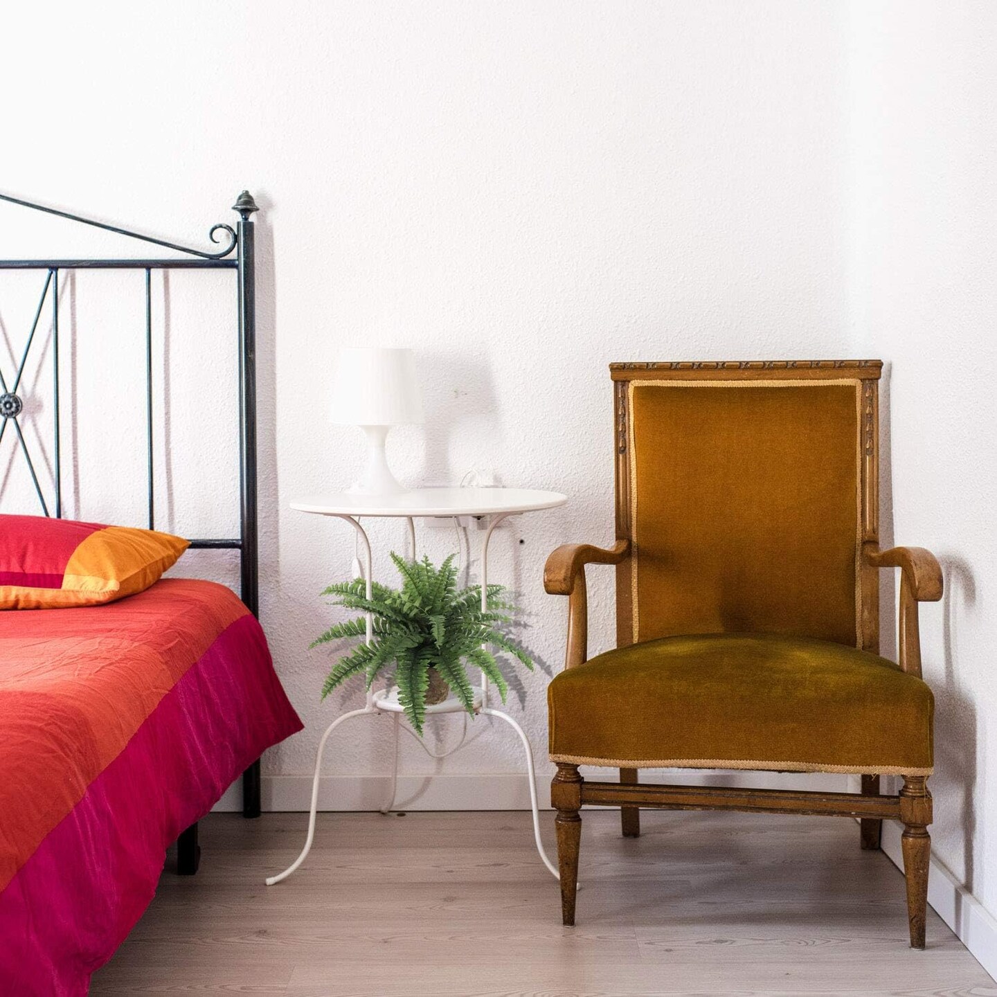 32&#x22; Boston Fern Plant with 48 Realistic Silk Fronds &#x2013; Lush Faux Greenery for Home &#x26; Office