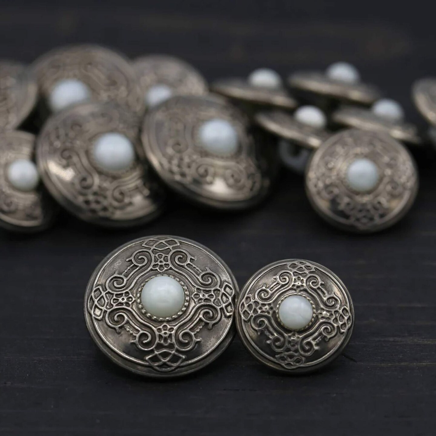 4 Pieces White Pearl Center Gunmetal Shank Buttons 1/2 Inch