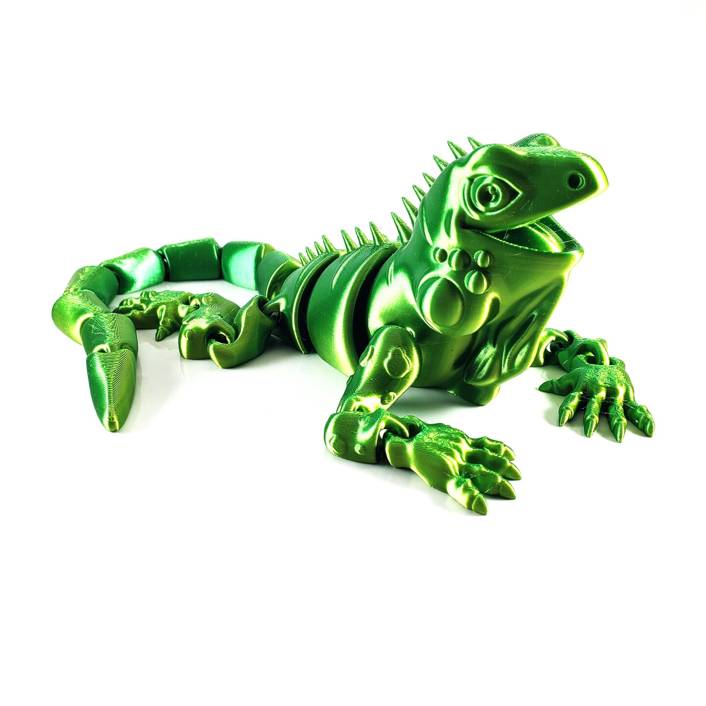 3D Printed Articulating Iguana | MakerPlace by Michaels