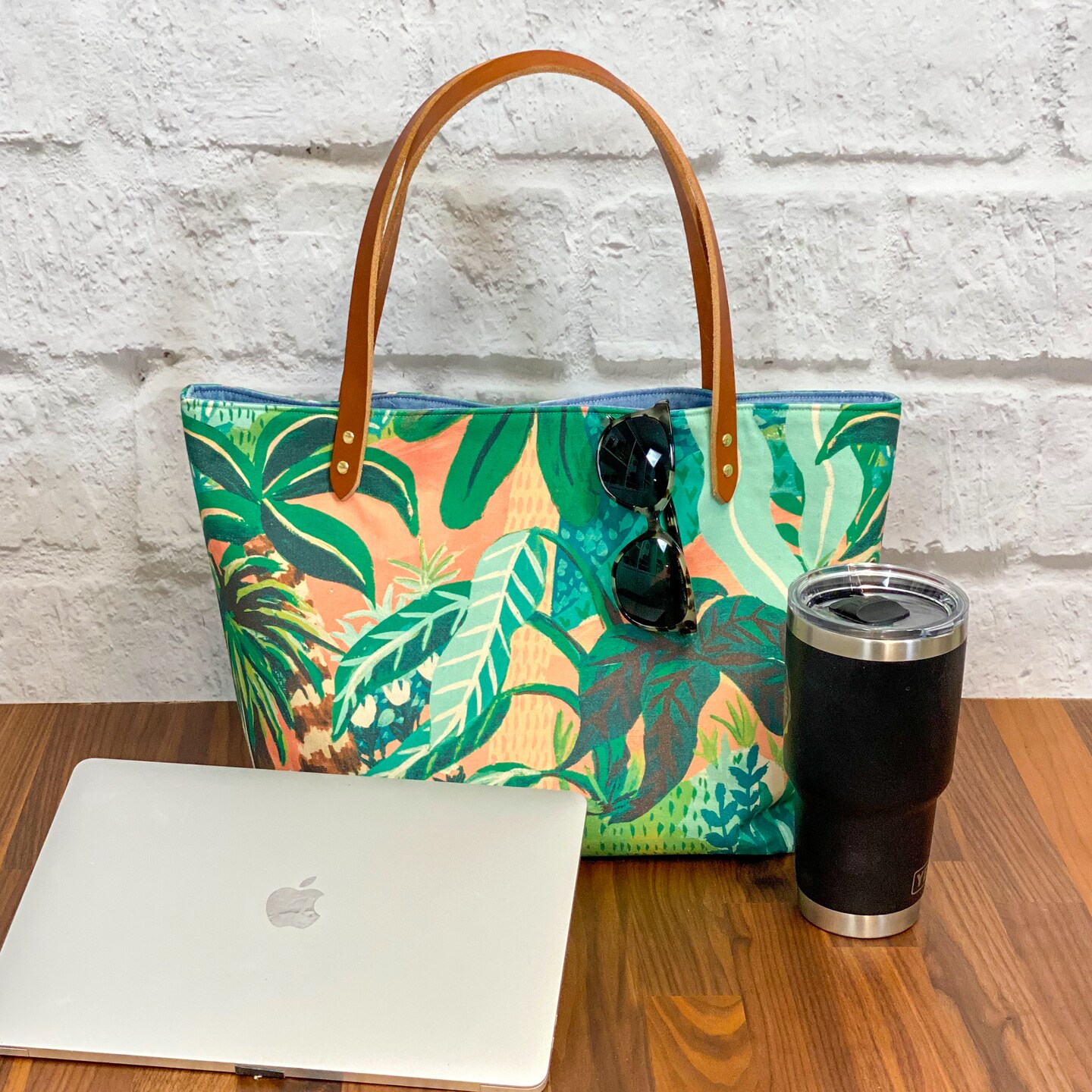 Crosscut Sewing Co.&#xAE; Market Tote Bag Sewing Project Kit for Beginners with Fabric, Instructions and Video