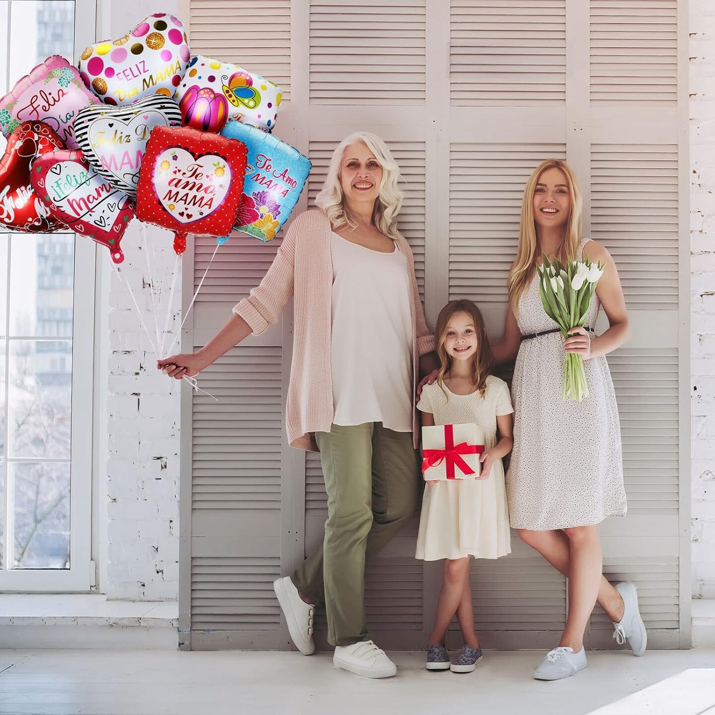 18 Pcs Mother&#x27;s Day Party Balloons Set Aluminum Foil Happy Mother&#x27;s Day Balloon Spanish Te Amo Mam&#xE1; Red Heart Balloons for Mother&#x27;s Day Party Birthday Decorations Supplies, 9 Styles