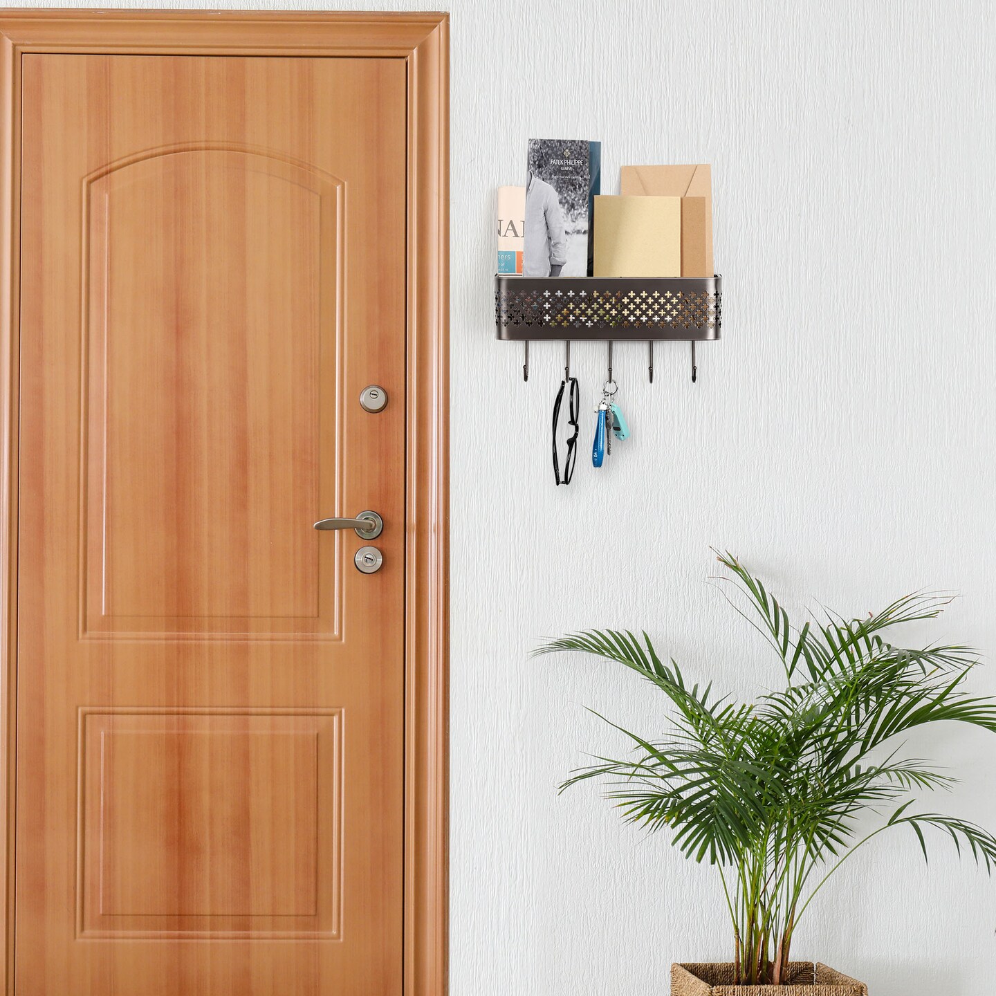 2PCS Wall Mount Metal Letter Holders Basket with 5 Hooks