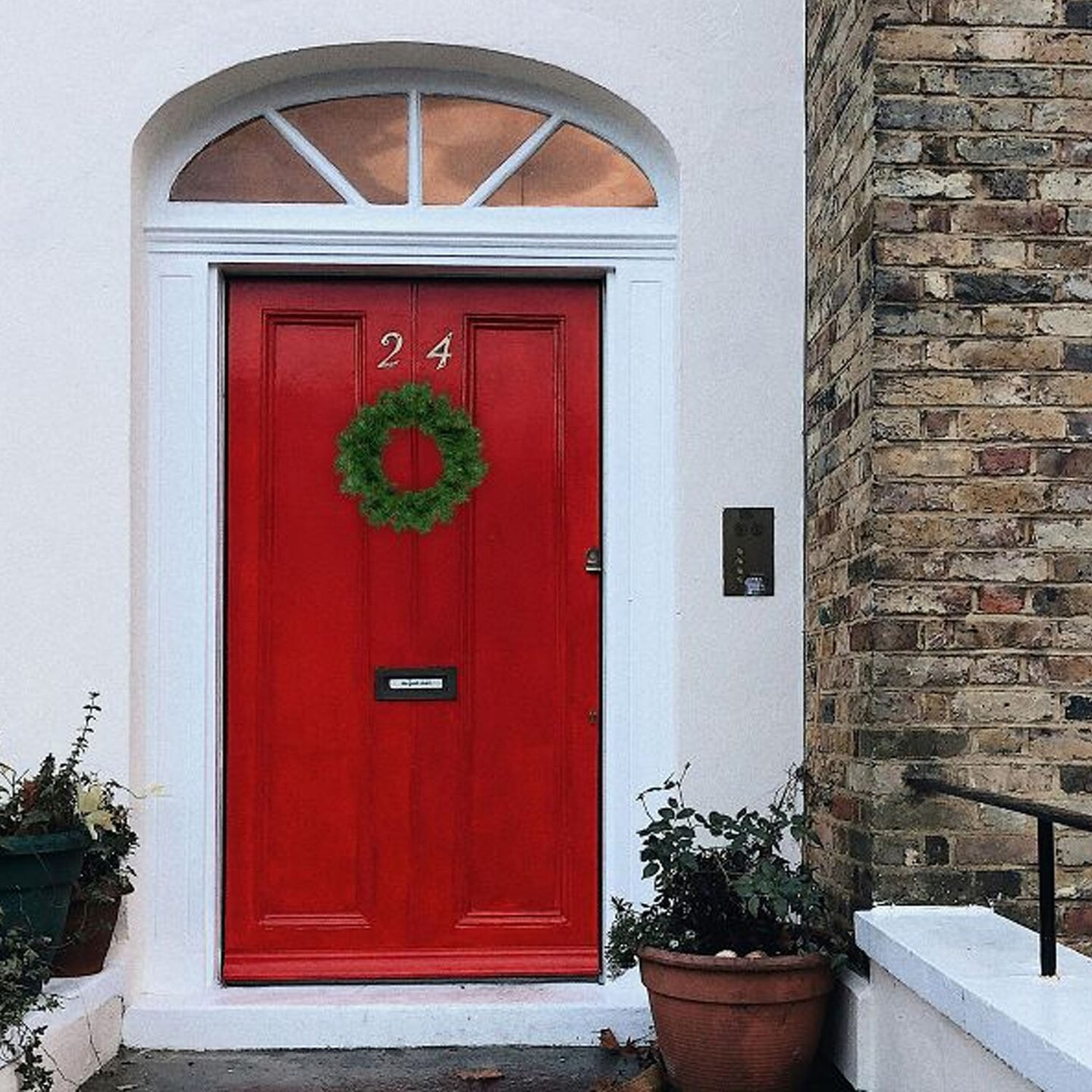 16" Unlit Artificial Dorchester Pine Wreath Deluxe Holiday Greenery Decoration