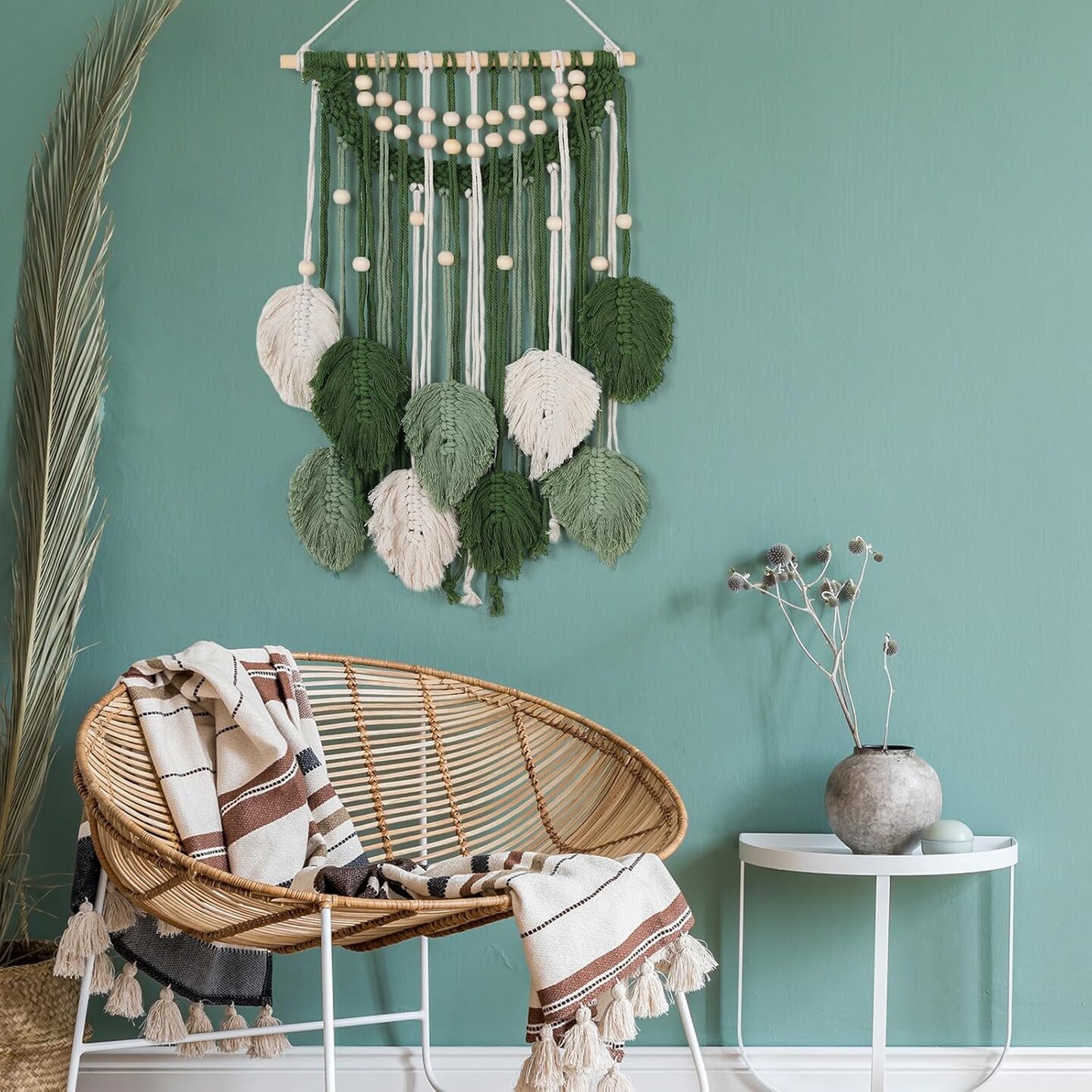 Leaves Macrame Wall Hanging Boho Feather Macrame Wall Decor Woven Tapestry Green Stylish Feather Hanging for Nursery Bedroom Living Room 27.6 x 15.8 Inch