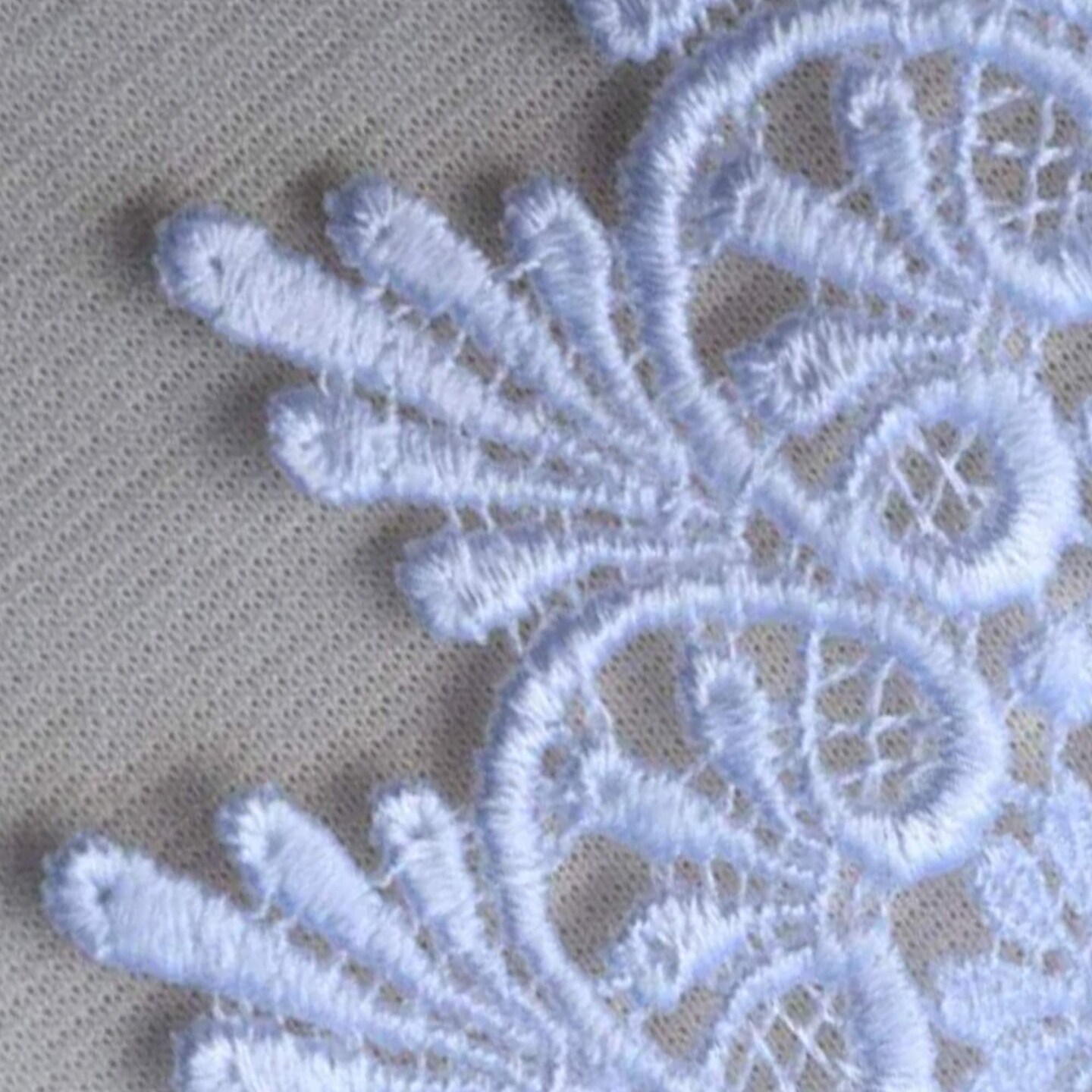 1 Yard 3 Inch White Raven Floral Venice Lace Trim for Sewing and Crafts