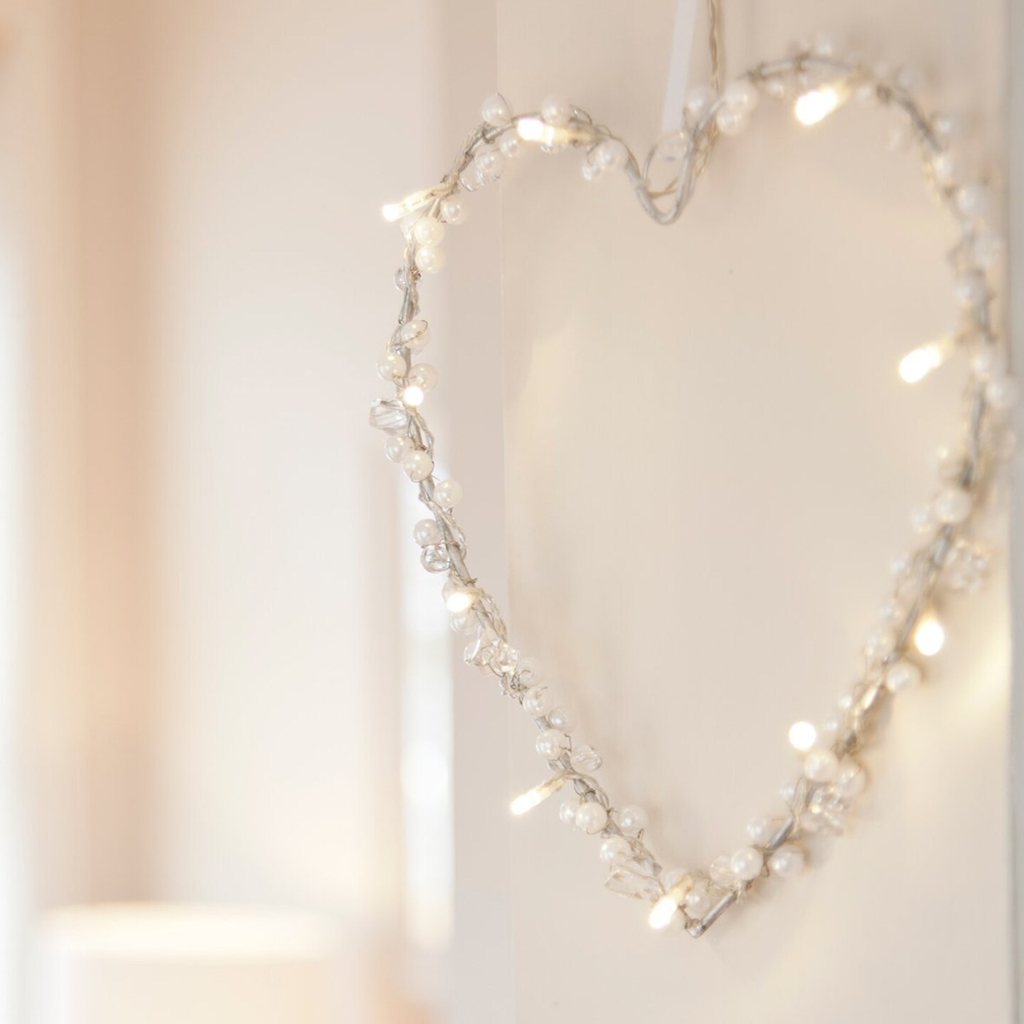 Charming Pearl Bead String Lights — 20 LEDs, Battery Powered, 3ft