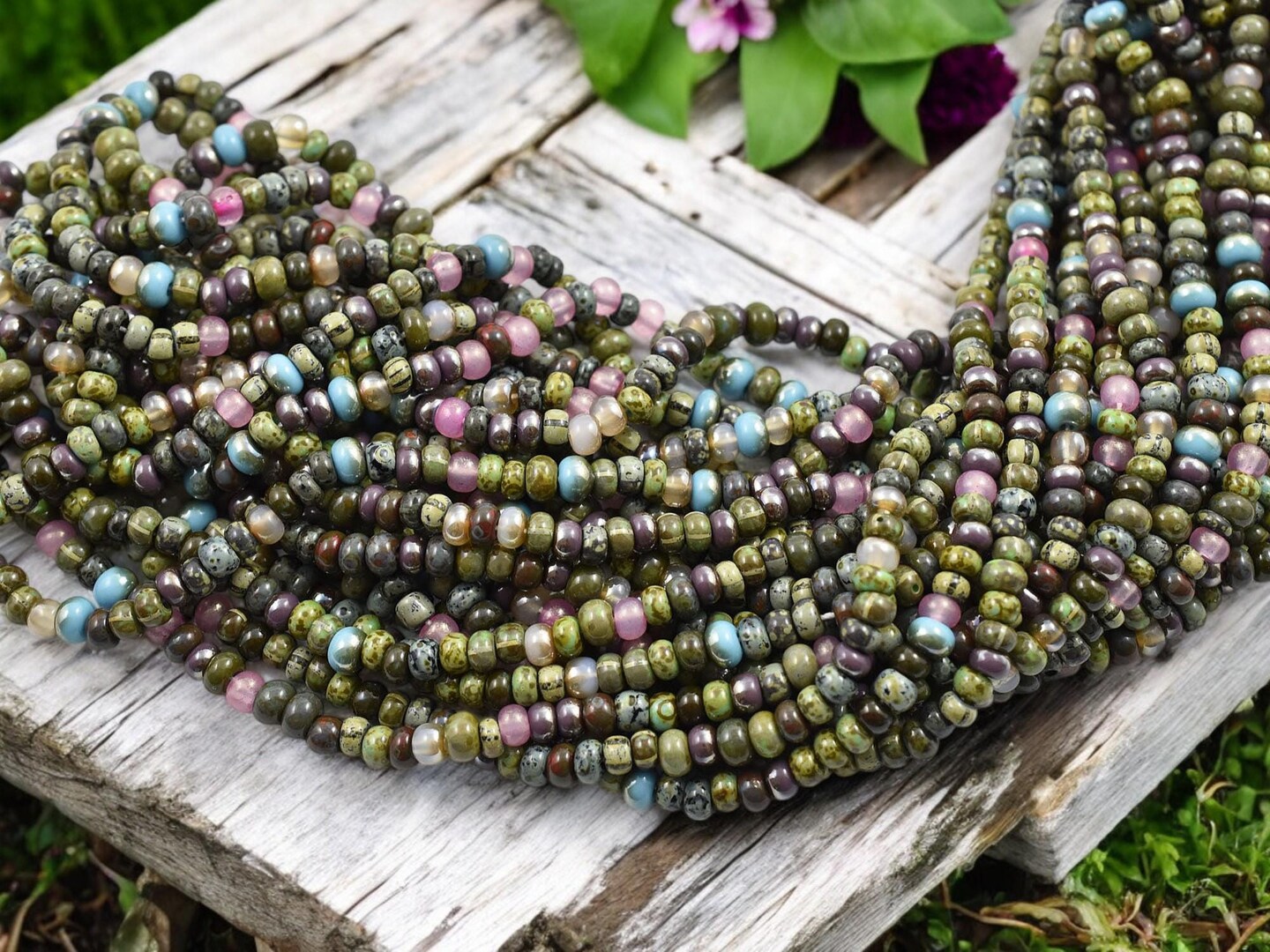 6/0 Aged Jupiter Striped Picasso Mix Seed Beads (18&#x22; Strand)