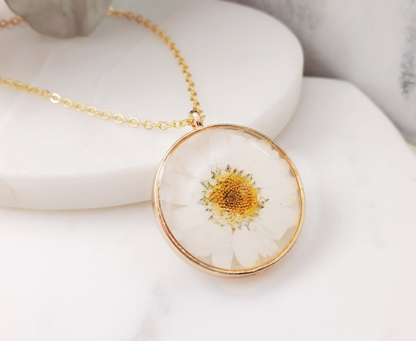 WHITE DAISY NECKLACE, Gold Dried Floral Pendant, Real Yellow and WHITE DAISY NECKLACE, Gold Dried Floral Pendant, Real Yellow and