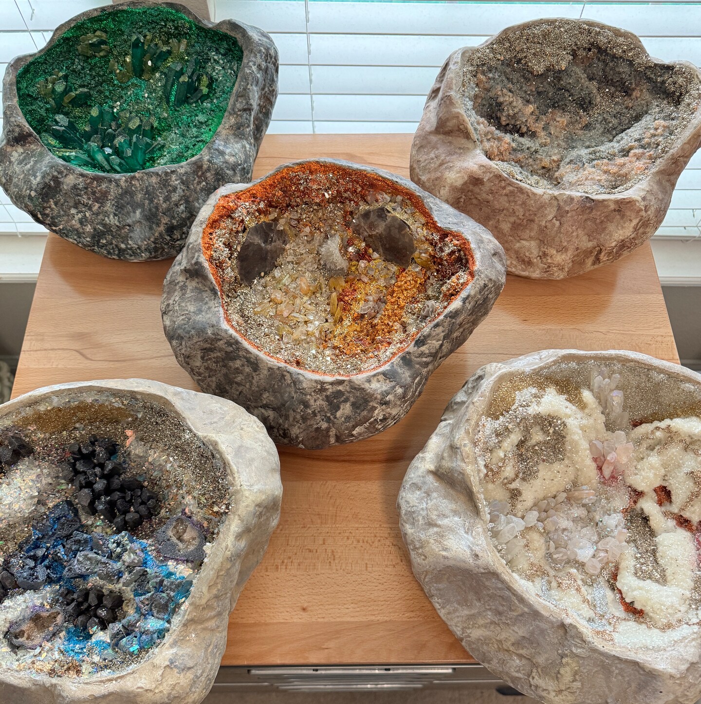 Geode rocks (pick the 1 you want) | MakerPlace by Michaels, image size:1074x1080