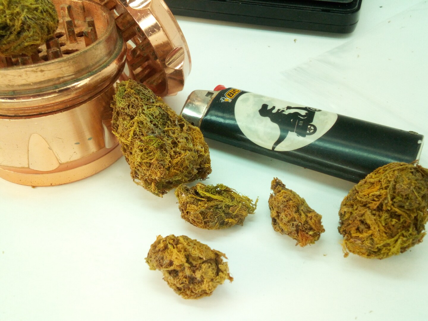 Künstliche Cannabispflanze 38 Cm – Realistisch, Pflegefrei, Im Topf, Für Deko