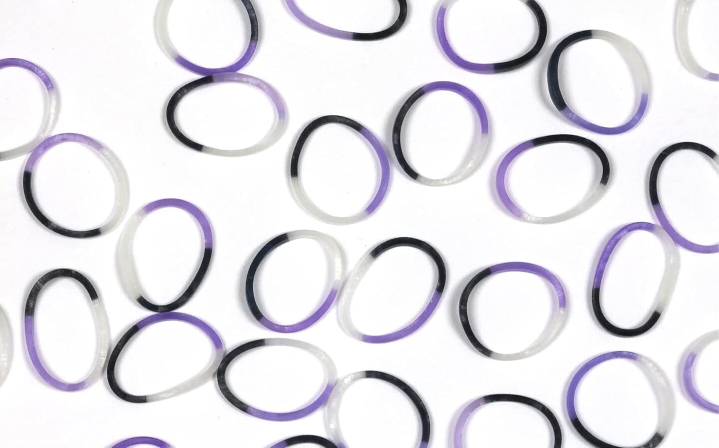 &#xAE; GLOW in the Dark Collection: Purple Potion Rubber Bands with 24 C-Clips (600 Count)