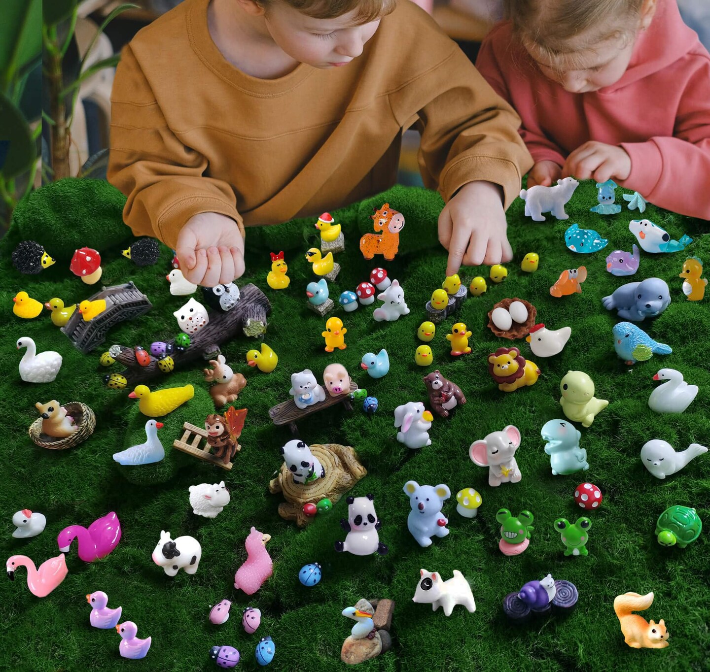 100 Pieces Mini Resin Animals Figures Set for Miniature Garden Decor - Slime Charm for Craft - Tiny Resin Animal