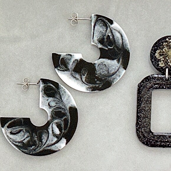 UV Resin for Beginners!  Create Black & White Jewelry with ease