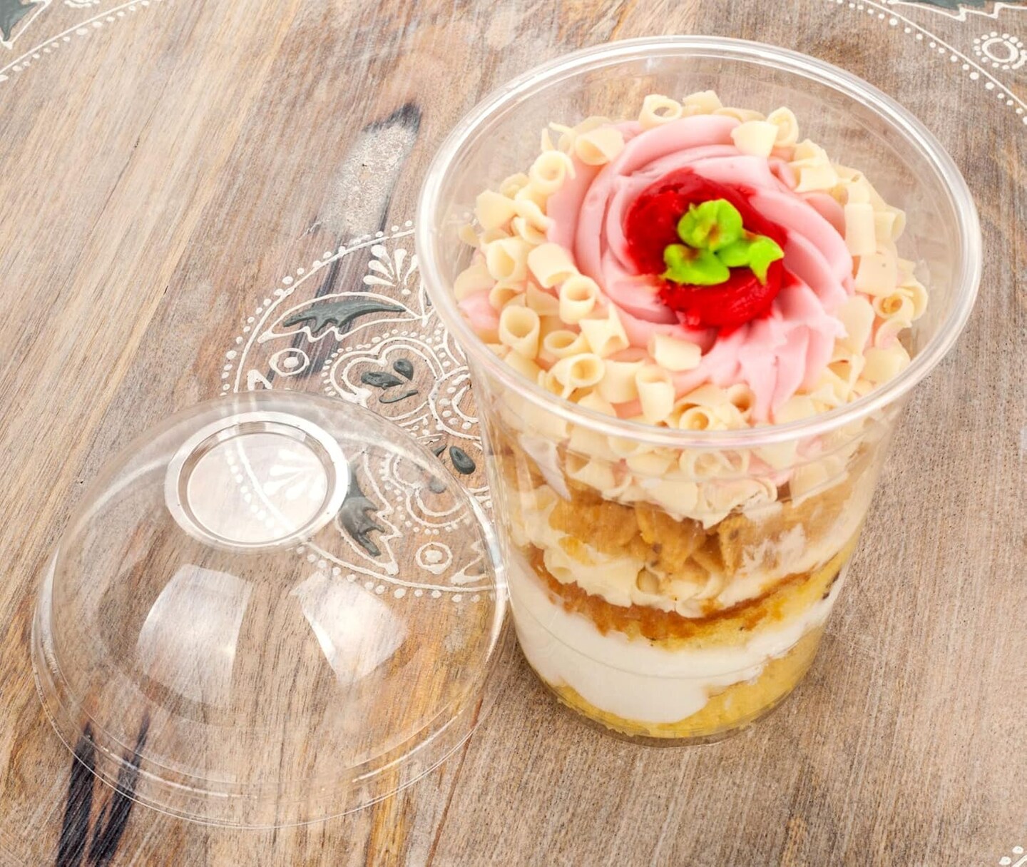 Golden Apple, 16oz-50sets Plastic clear cups with Dome lids No hole