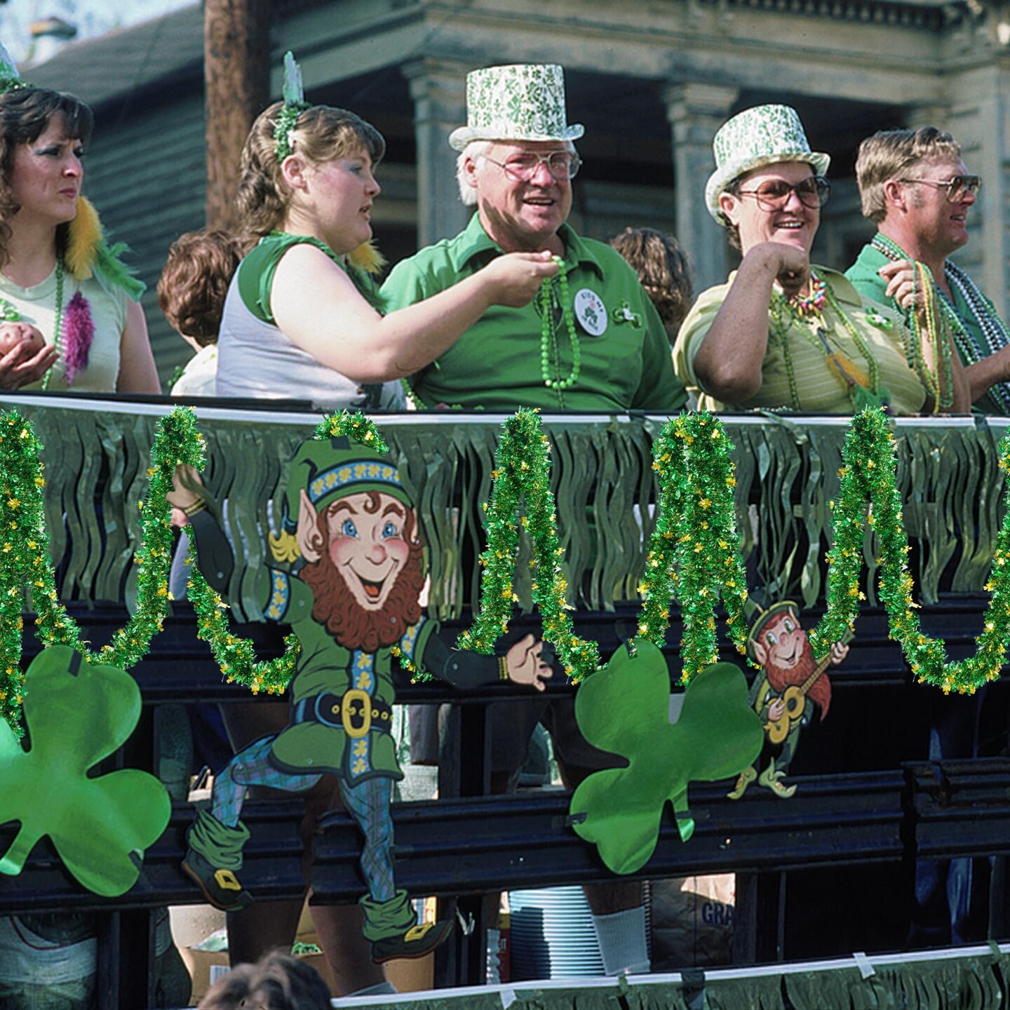 St Patricks Day Garland Decor,50Ft Glitter Tinsel Irish Shamrock Garland Decorations for Tree Mantle Bedroom Office Classroom Party Indoor Outdoor Holiday Home Green Gold