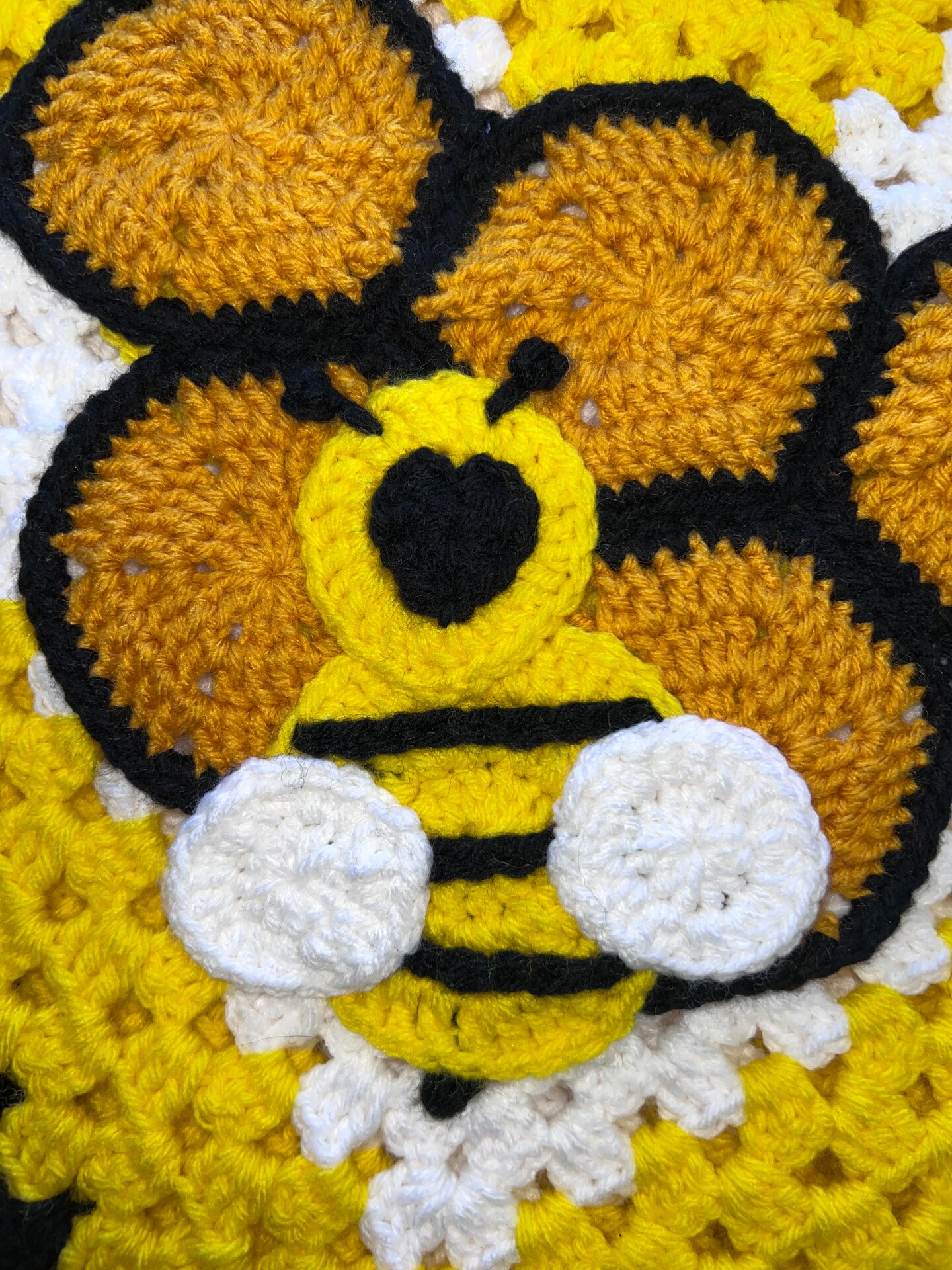 Crochet Bee blanket | Crochet beehive blanket |Crchet baby blanket product 6