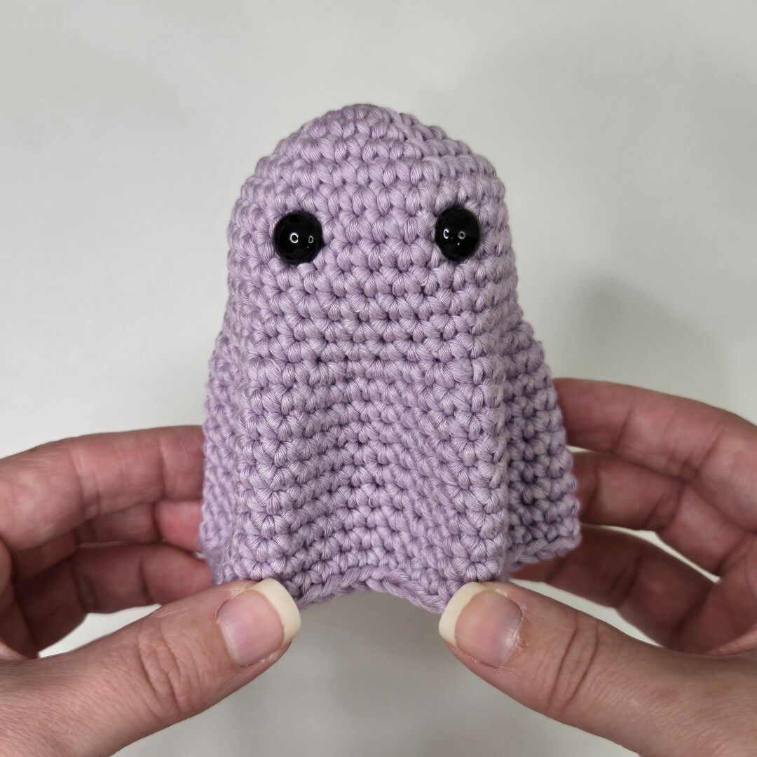 How-To name is How to Crochet a Glow Ghost
