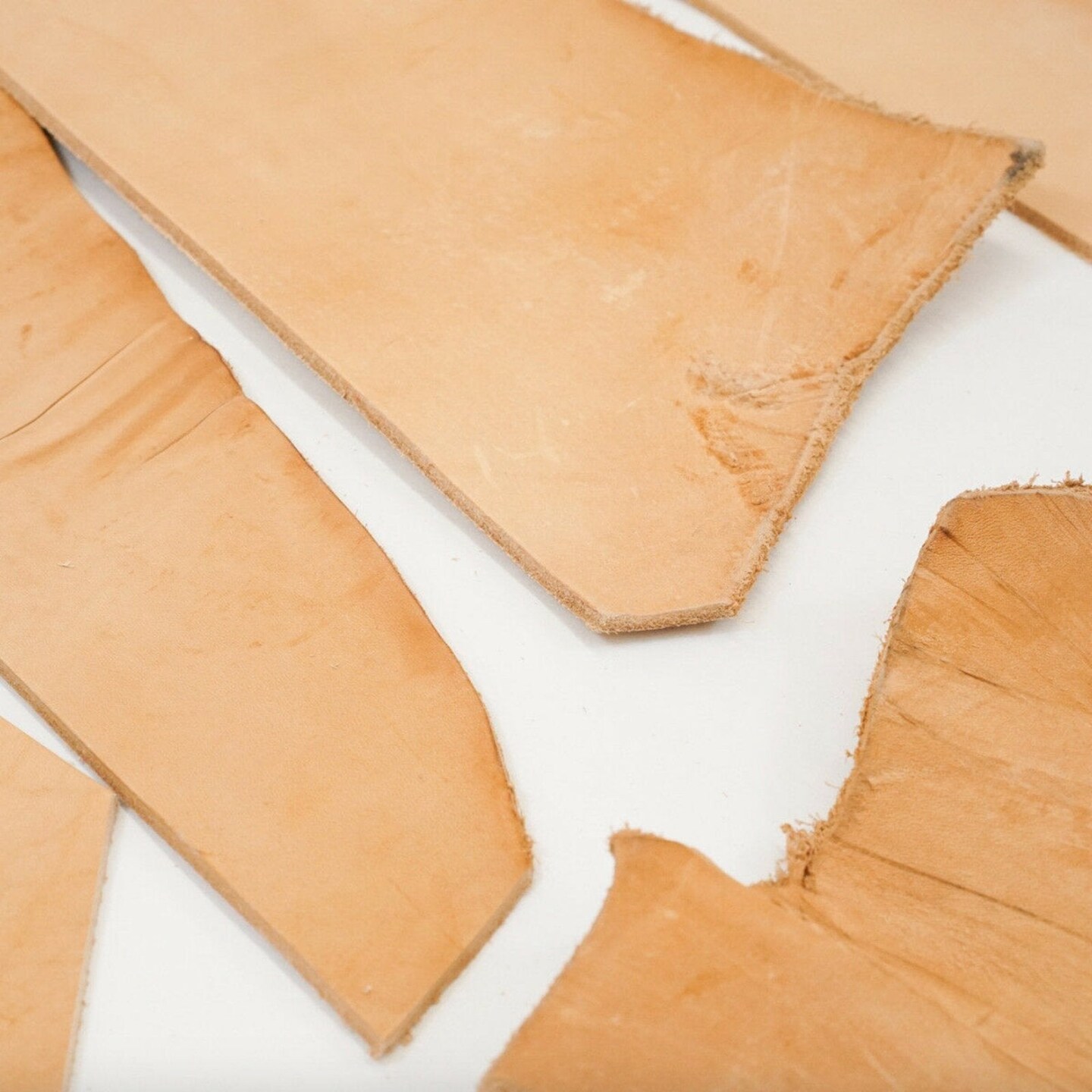 ELW 4LB Vegetable Tan Tooling Cowhide Leather Scraps - HEAVY WEIGHT 7oz-12oz