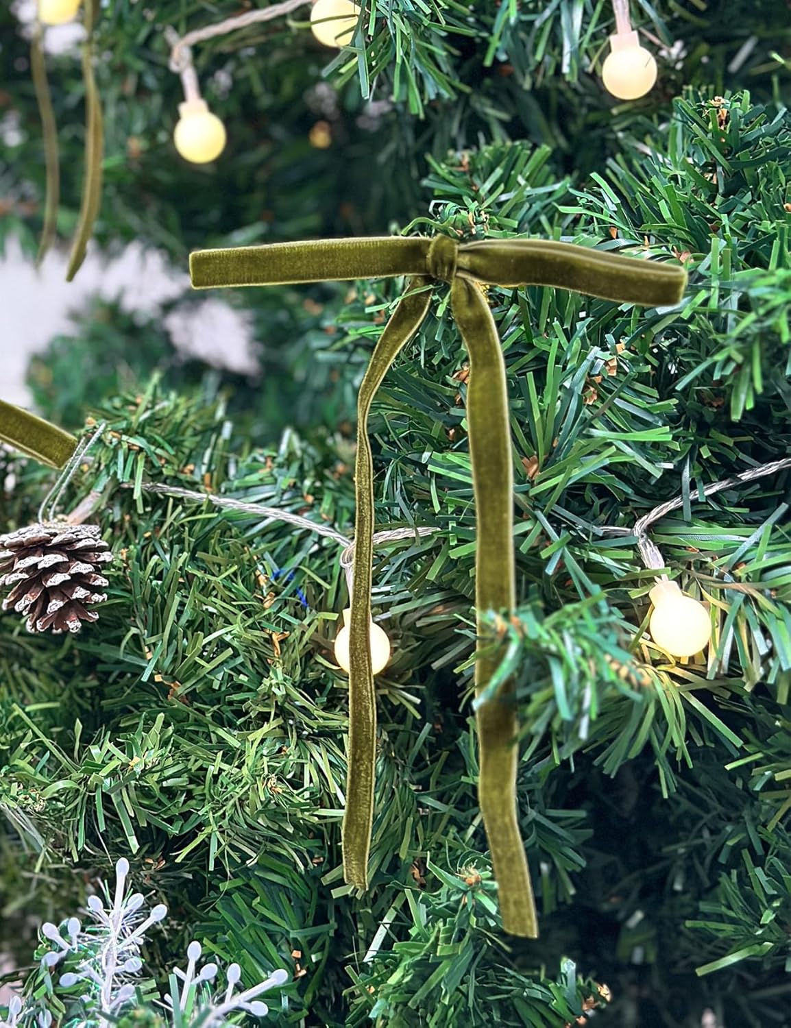 24 Pcs Olive Green Velvet Christmas Tree Bows Door Garland Decor Vintage Wreath Bow (3/8&#x27;&#x27; Width, 5 * 7 inch)