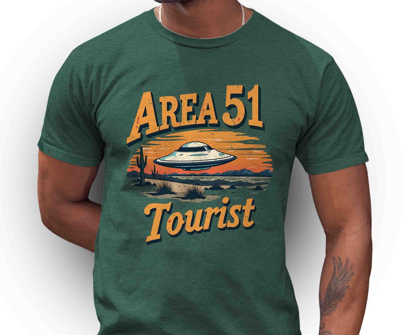 哀　Tシャツ AREA 51 Tourist T-Shirt | Retro UFO Sci-Fi Tee | Alien Hunter Gift